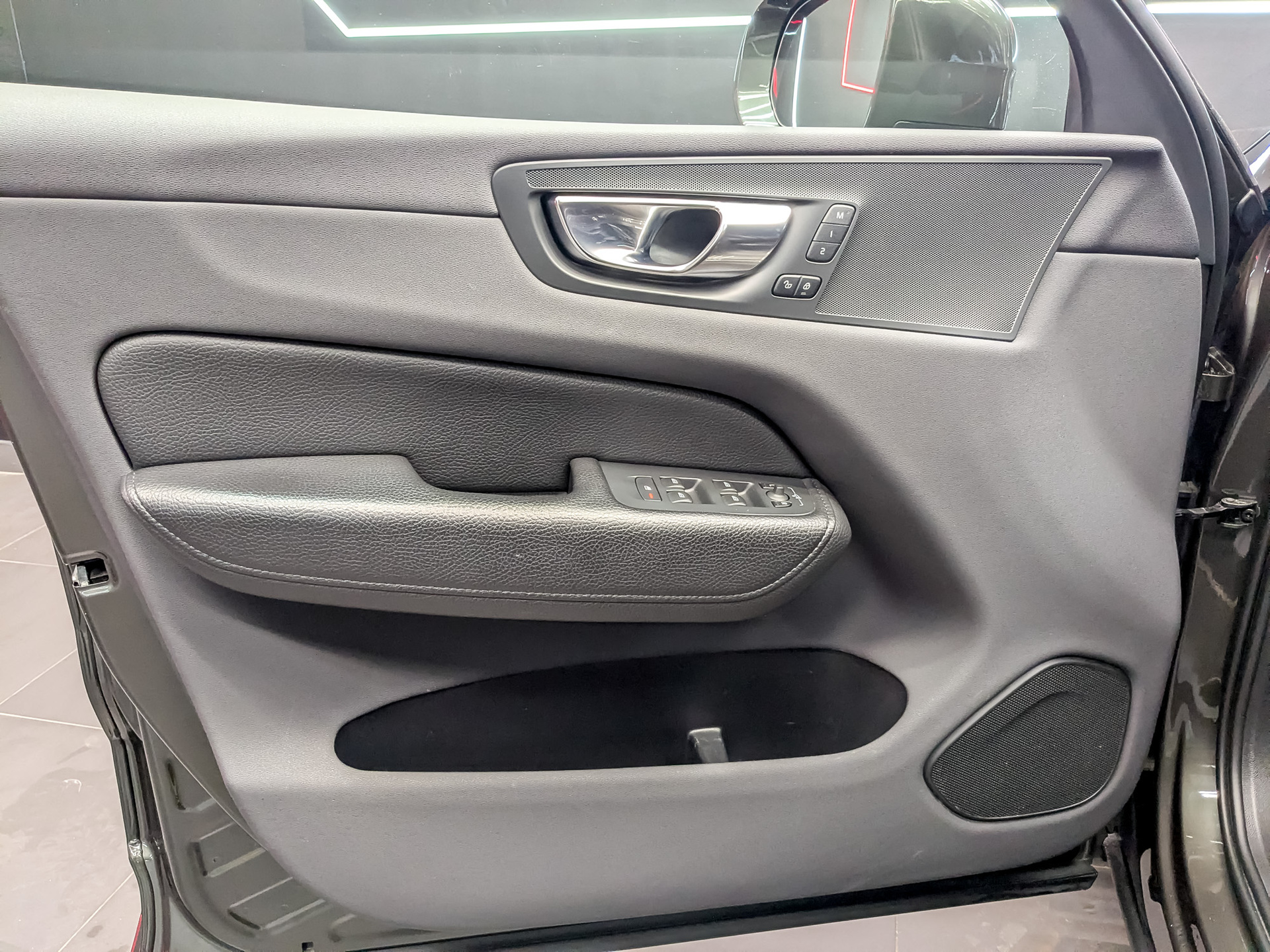 VOLVO XC60 2.00 (249 л.с), автомат, 2020, пробег 106 476 км