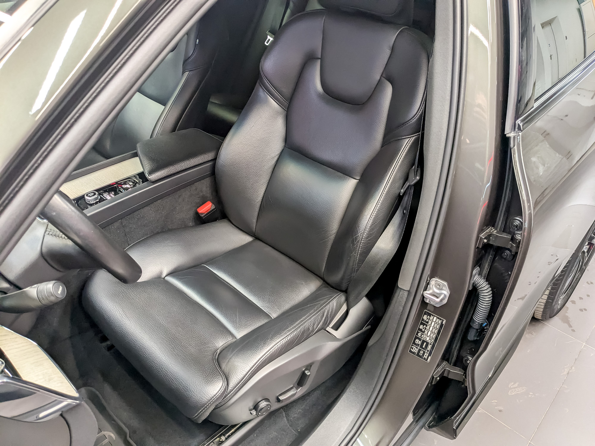 VOLVO XC60 2.00 (249 л.с), автомат, 2020, пробег 106 476 км