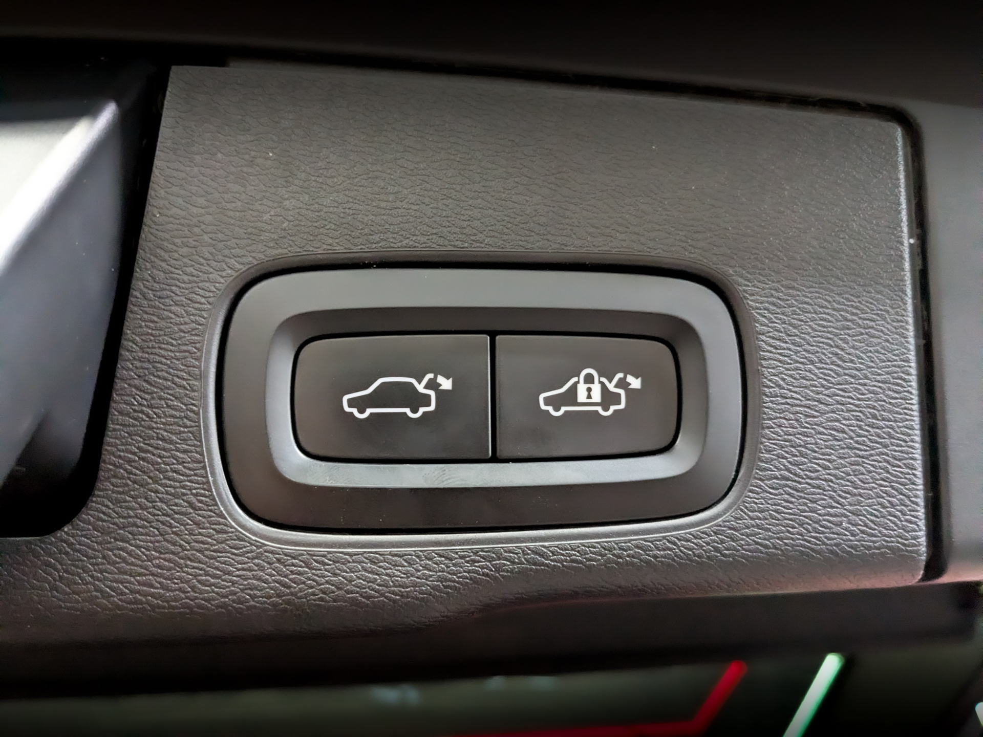 VOLVO XC60 2.00 (249 л.с), автомат, 2020, пробег 106 476 км