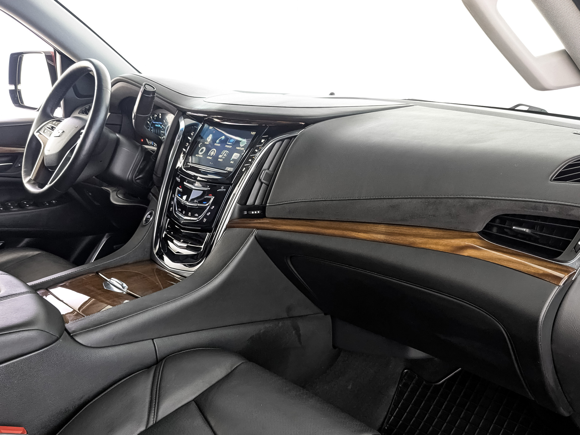 CADILLAC Escalade 6.20 (409 л.с), автомат, 2016, пробег 88 981 км