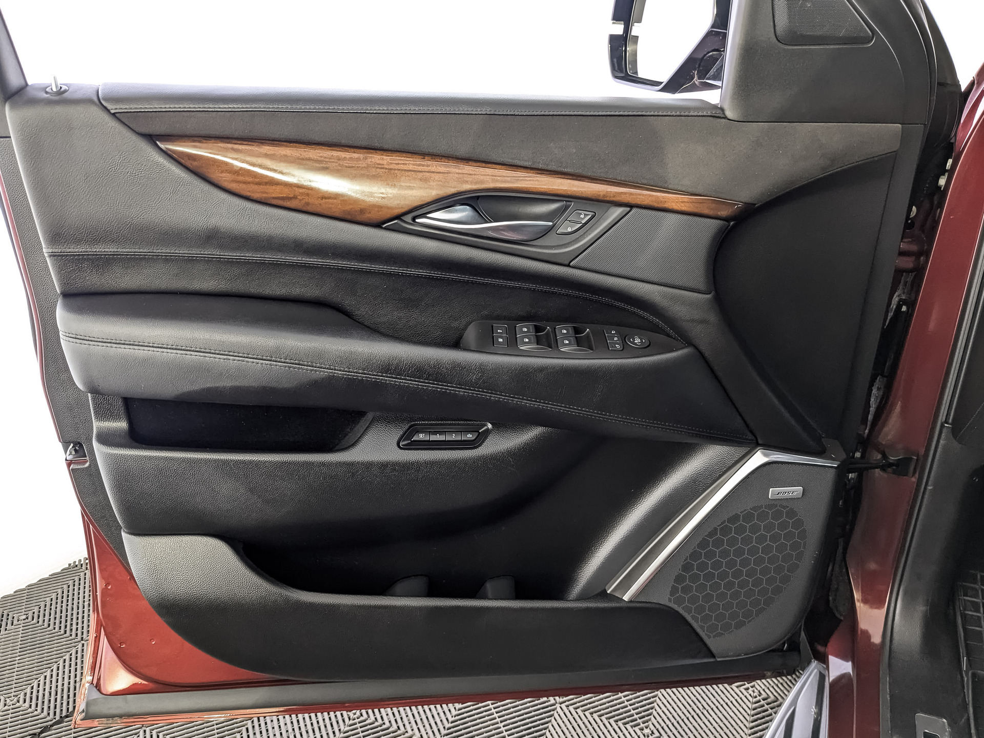 CADILLAC Escalade 6.20 (409 л.с), автомат, 2016, пробег 88 981 км