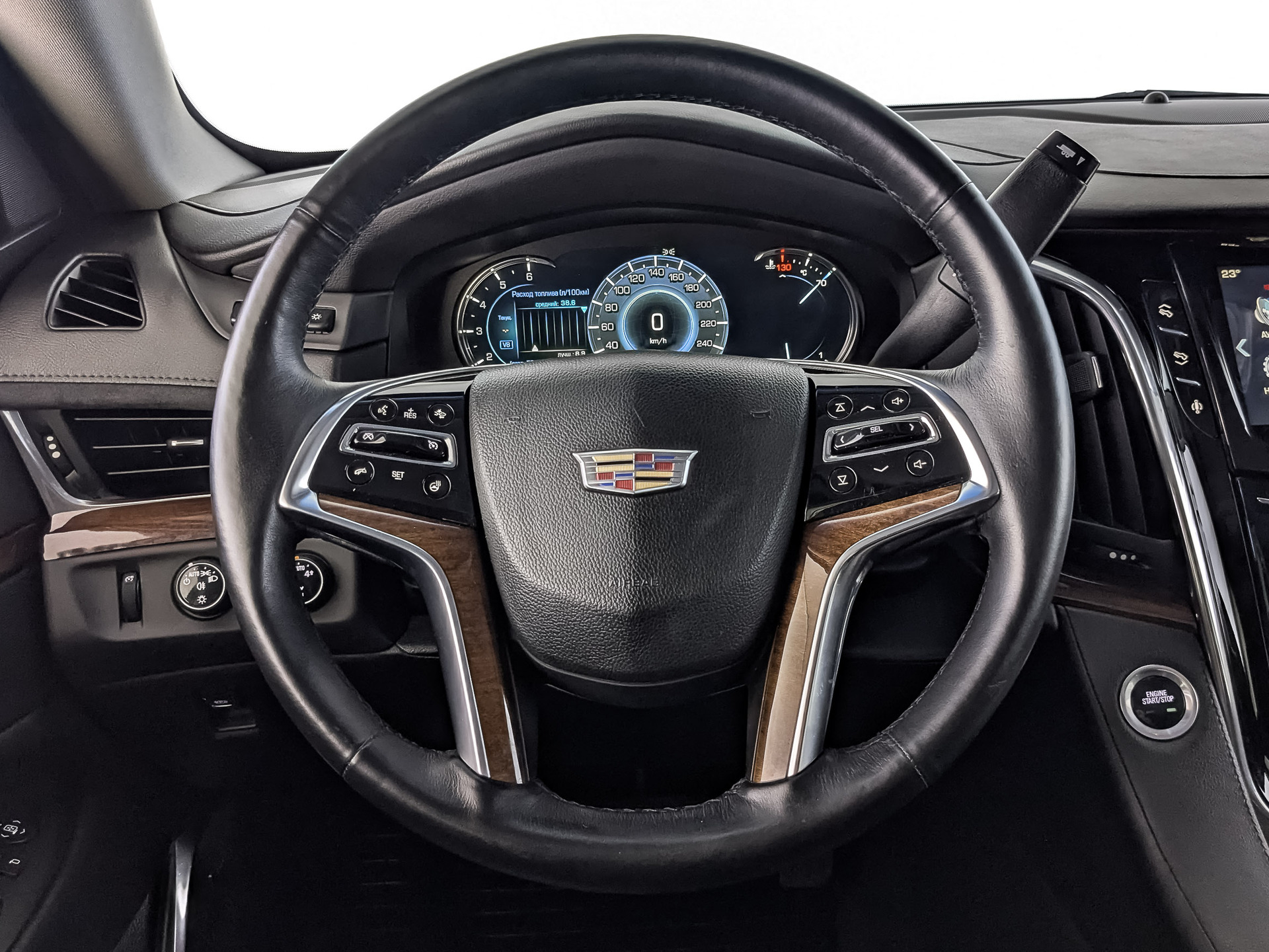 CADILLAC Escalade 6.20 (409 л.с), автомат, 2016, пробег 88 981 км