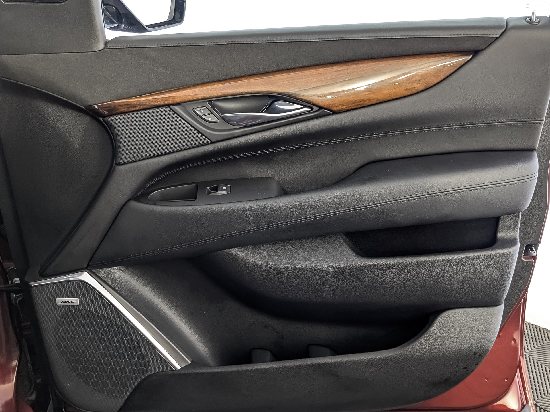 CADILLAC Escalade 6.20 (409 л.с), автомат, 2016, пробег 88 981 км