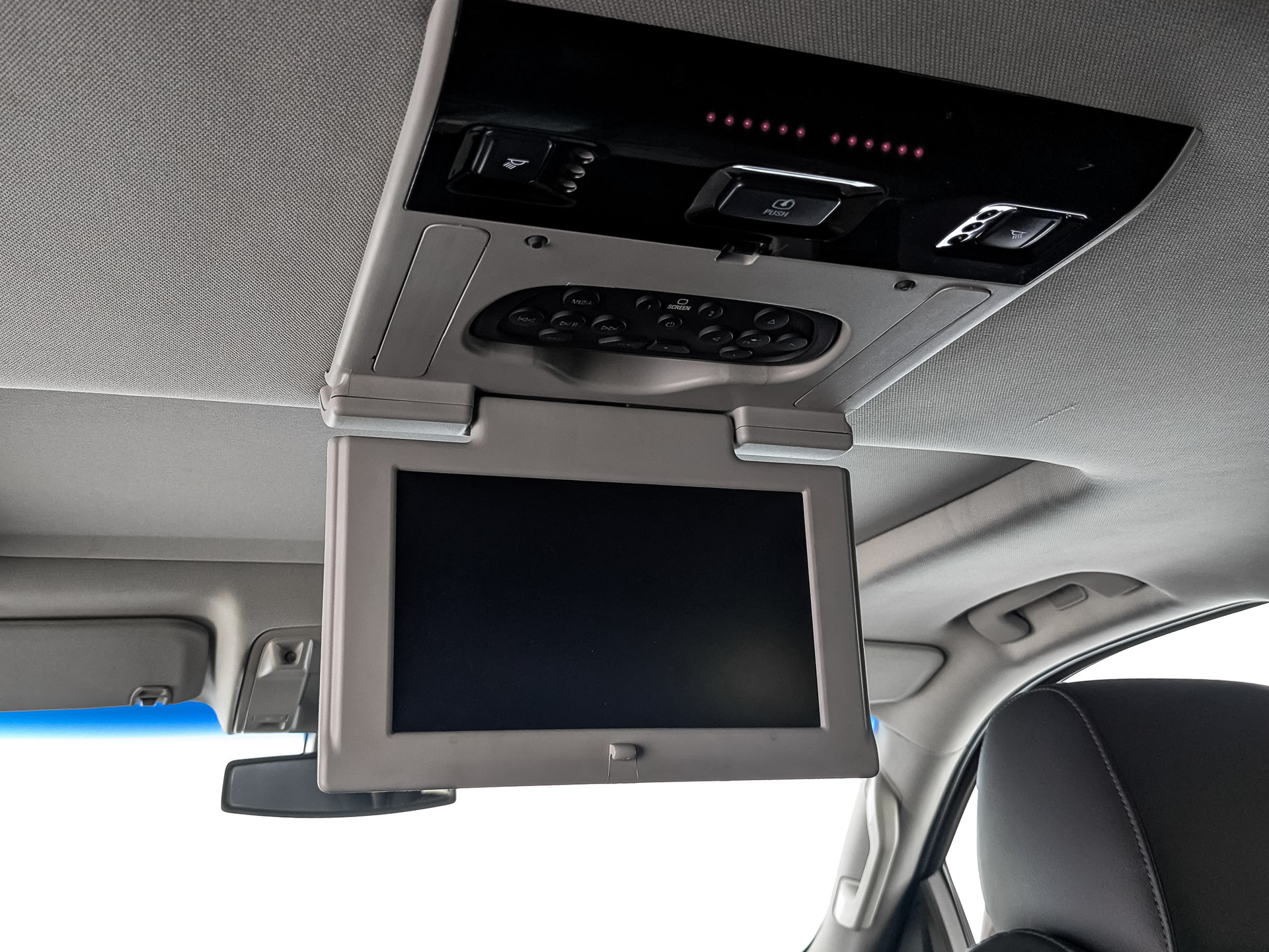 CADILLAC Escalade 6.20 (409 л.с), автомат, 2016, пробег 88 981 км