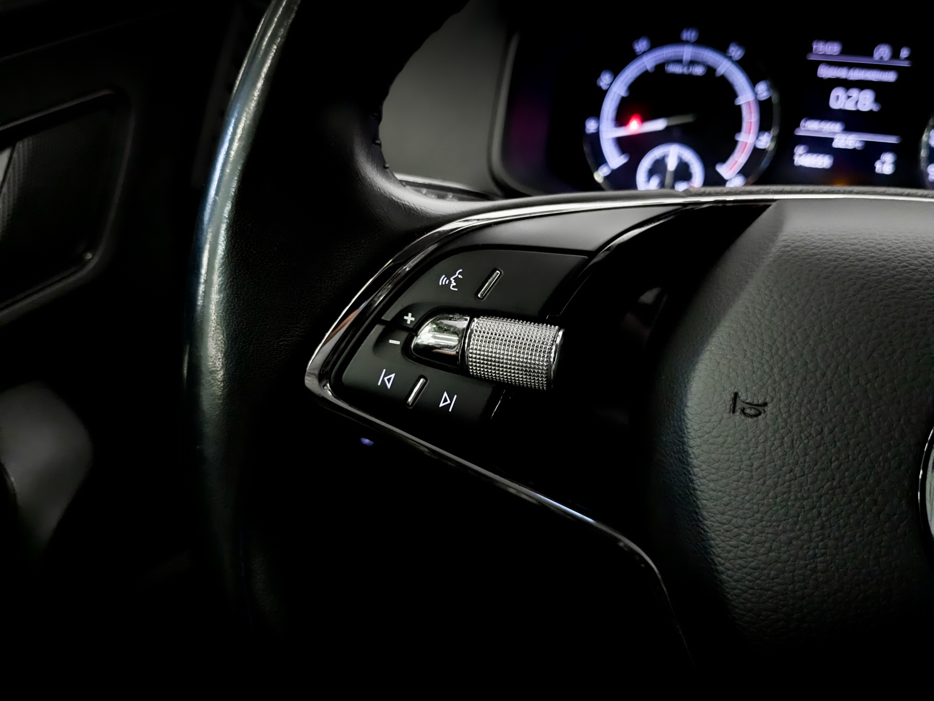 SKODA Karoq 1.40 (150 л.с), автомат, 2020, пробег 148 551 км