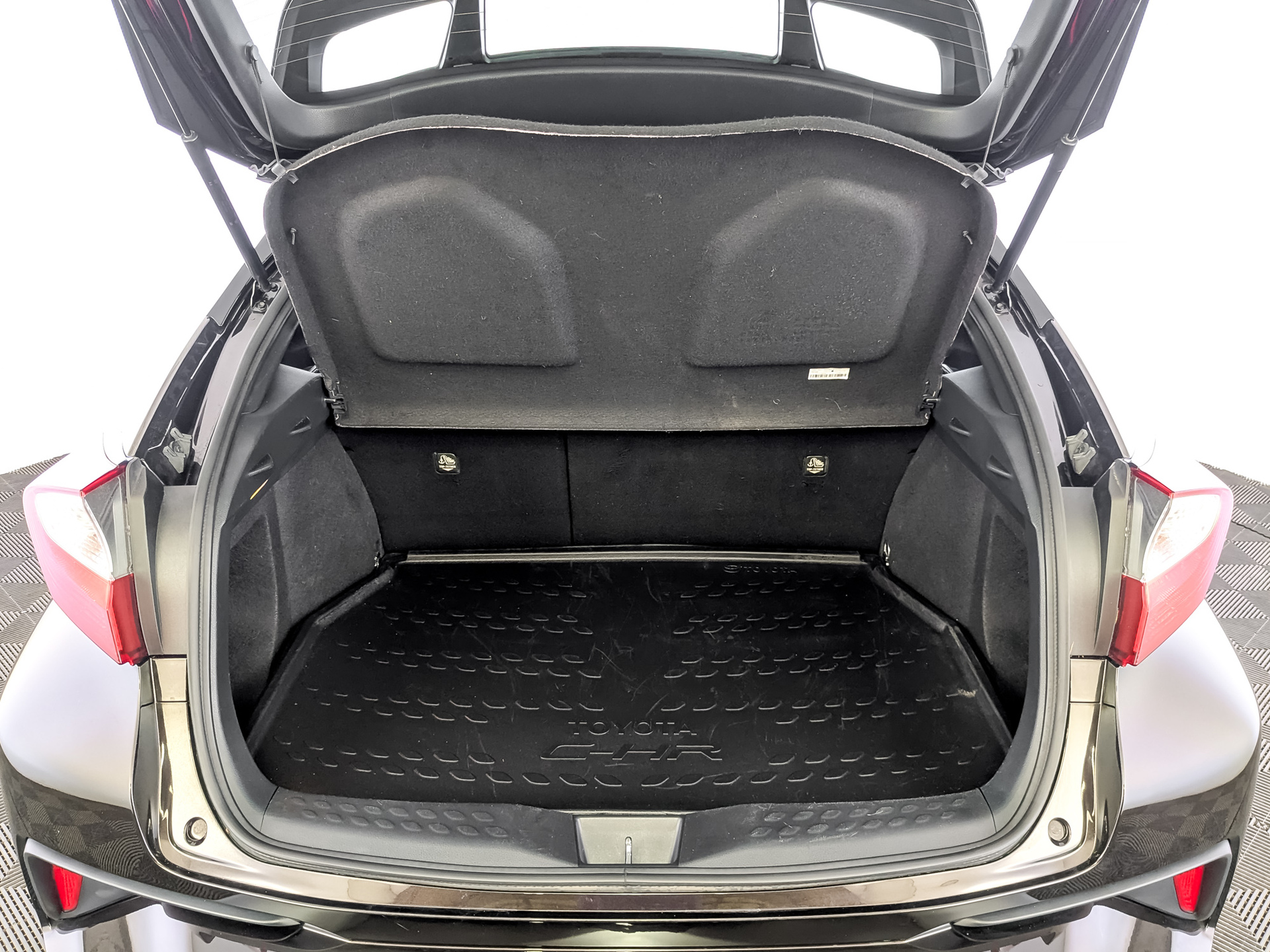 TOYOTA C-HR 2.00 (148 л.с), автомат, 2019, пробег 46 448 км
