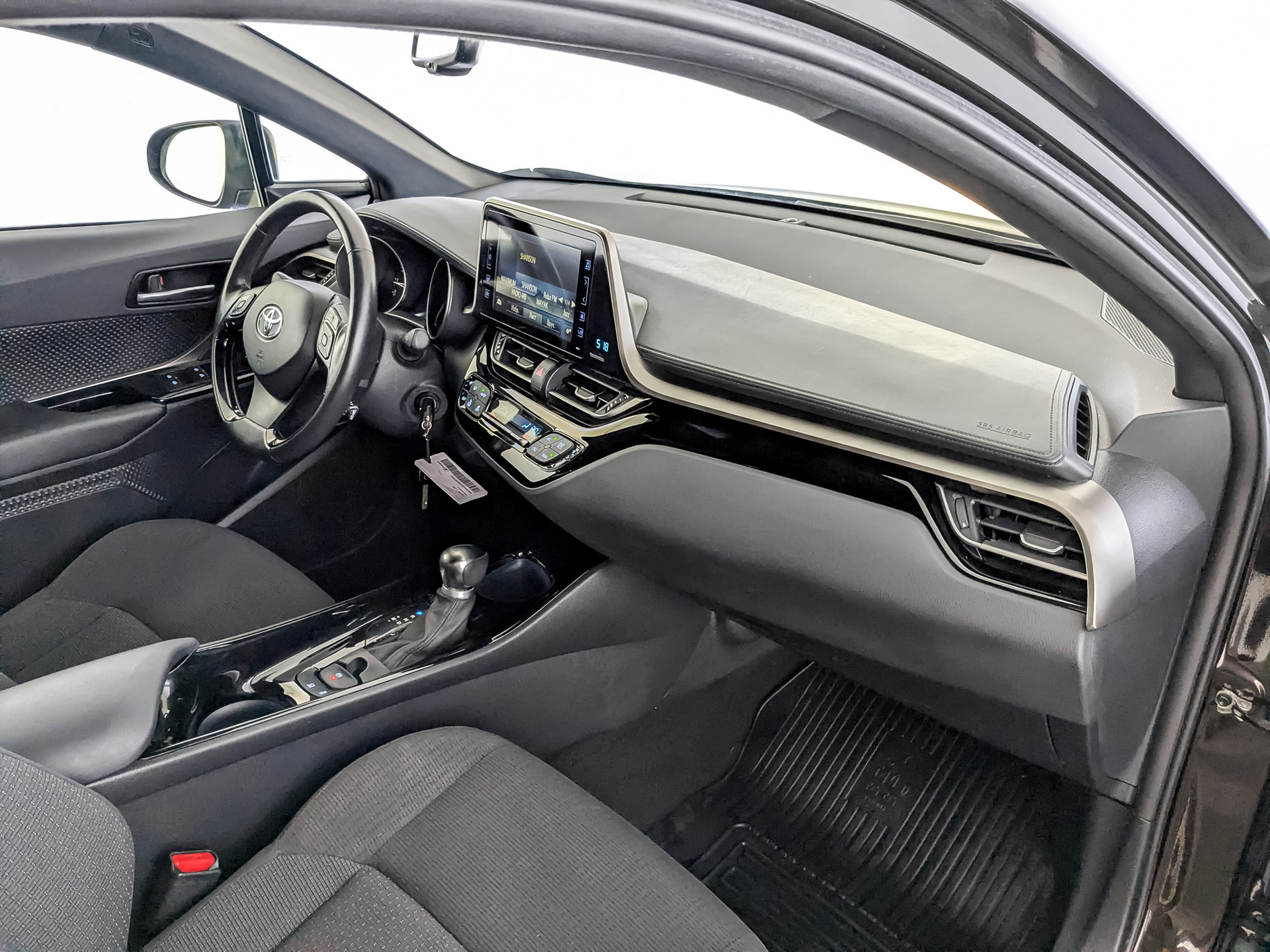 TOYOTA C-HR 2.00 (148 л.с), автомат, 2019, пробег 46 448 км