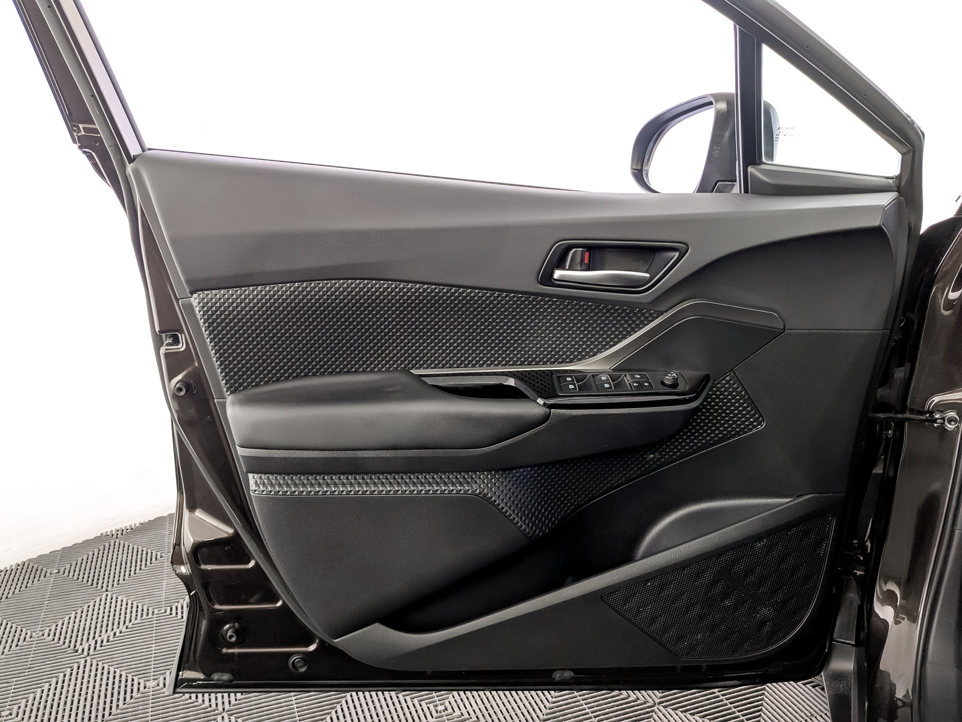 TOYOTA C-HR 2.00 (148 л.с), автомат, 2019, пробег 46 448 км
