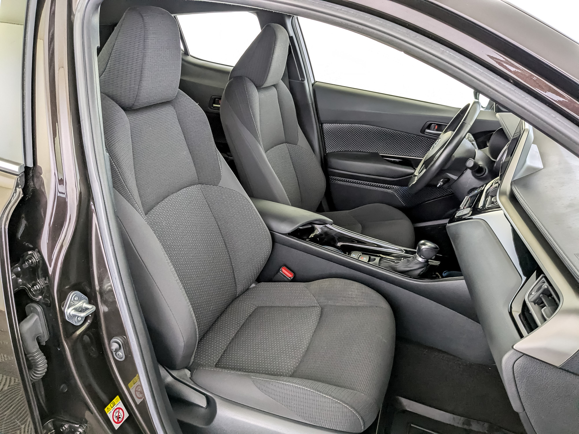 TOYOTA C-HR 2.00 (148 л.с), автомат, 2019, пробег 46 448 км