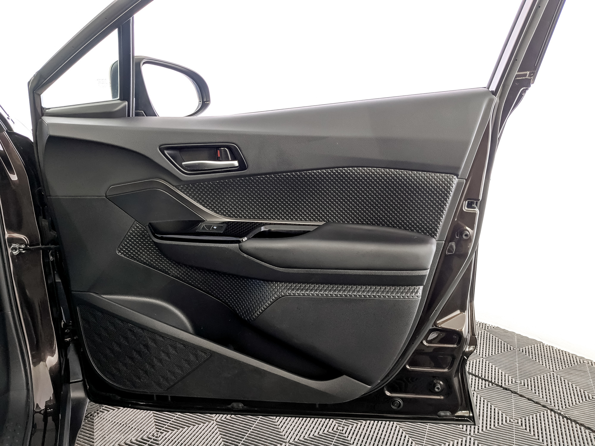 TOYOTA C-HR 2.00 (148 л.с), автомат, 2019, пробег 46 448 км