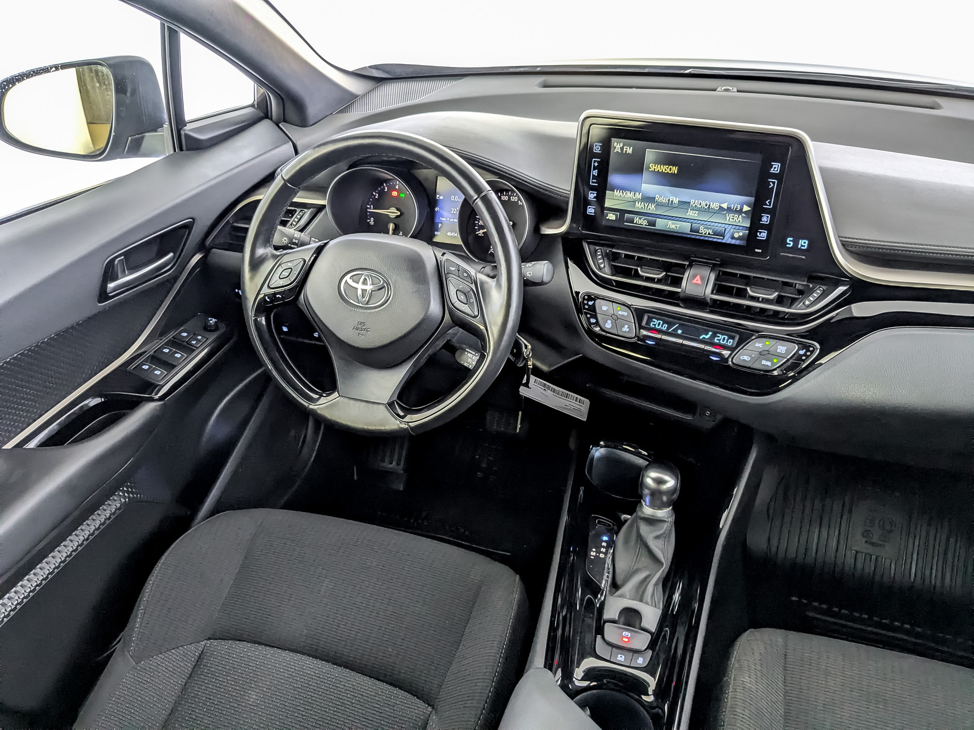 TOYOTA C-HR 2.00 (148 л.с), автомат, 2019, пробег 46 448 км