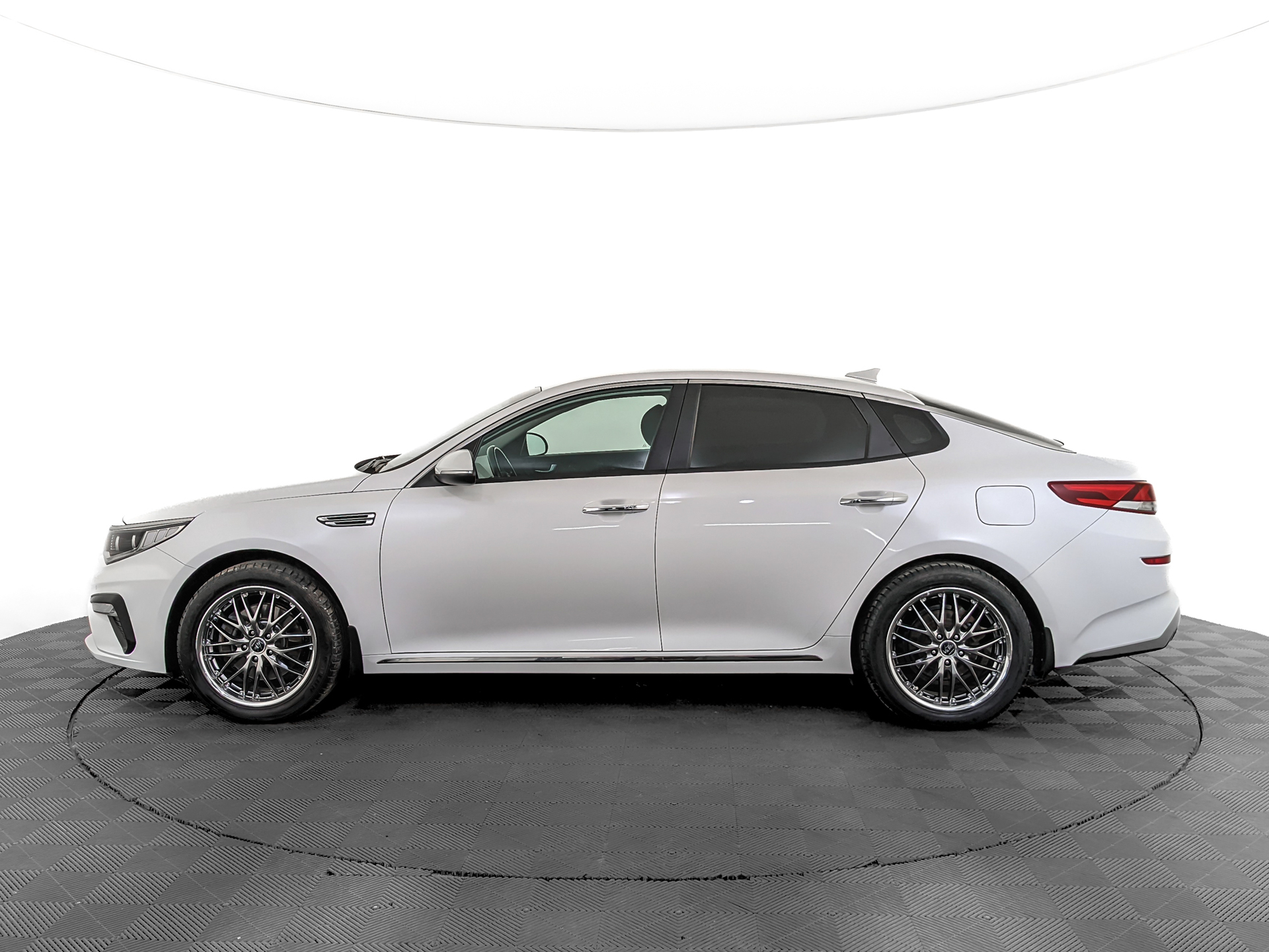 KIA Optima 2.40 (188 л.с), автомат, 2019, пробег 124 079 км