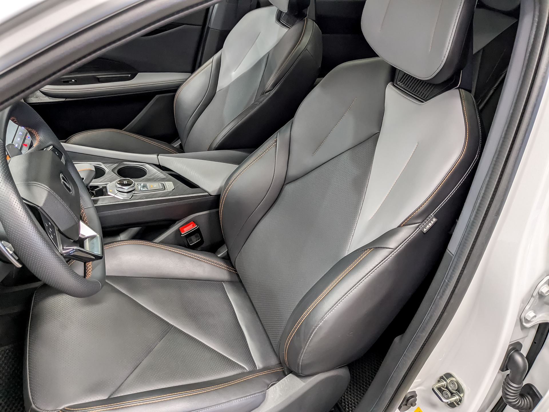 CHANGAN UNI-V 1.50 (181 л.с), автомат, 2023, пробег 32 676 км