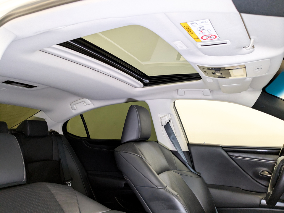 Фото Lexus ES с пробегом 144669 км