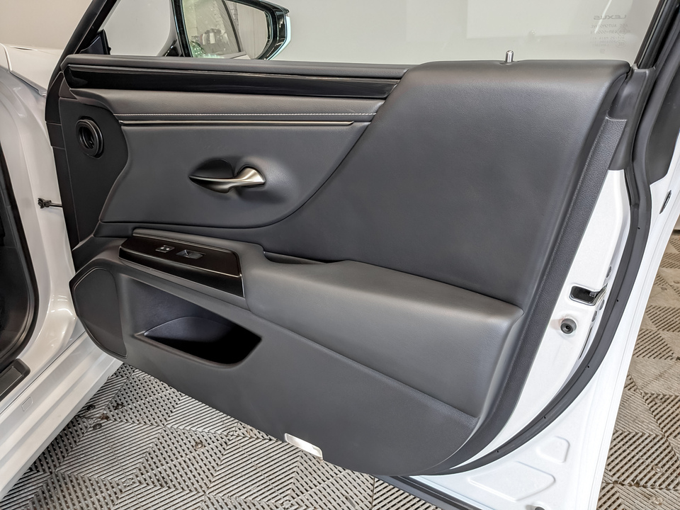 Фото Lexus ES с пробегом 144669 км
