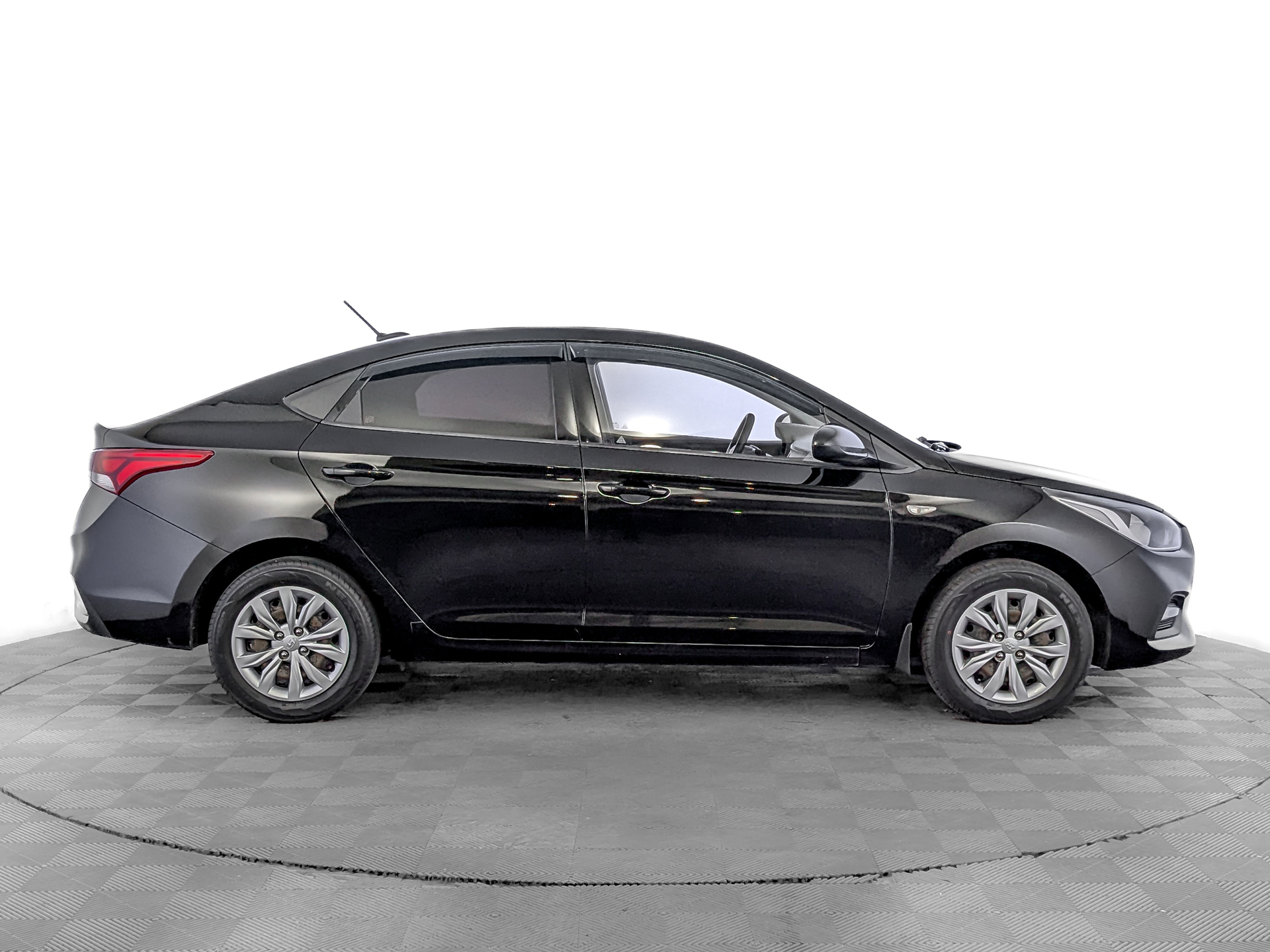 HYUNDAI Solaris 1.40 (99 л.с), механическая, 2019, пробег 79 109 км