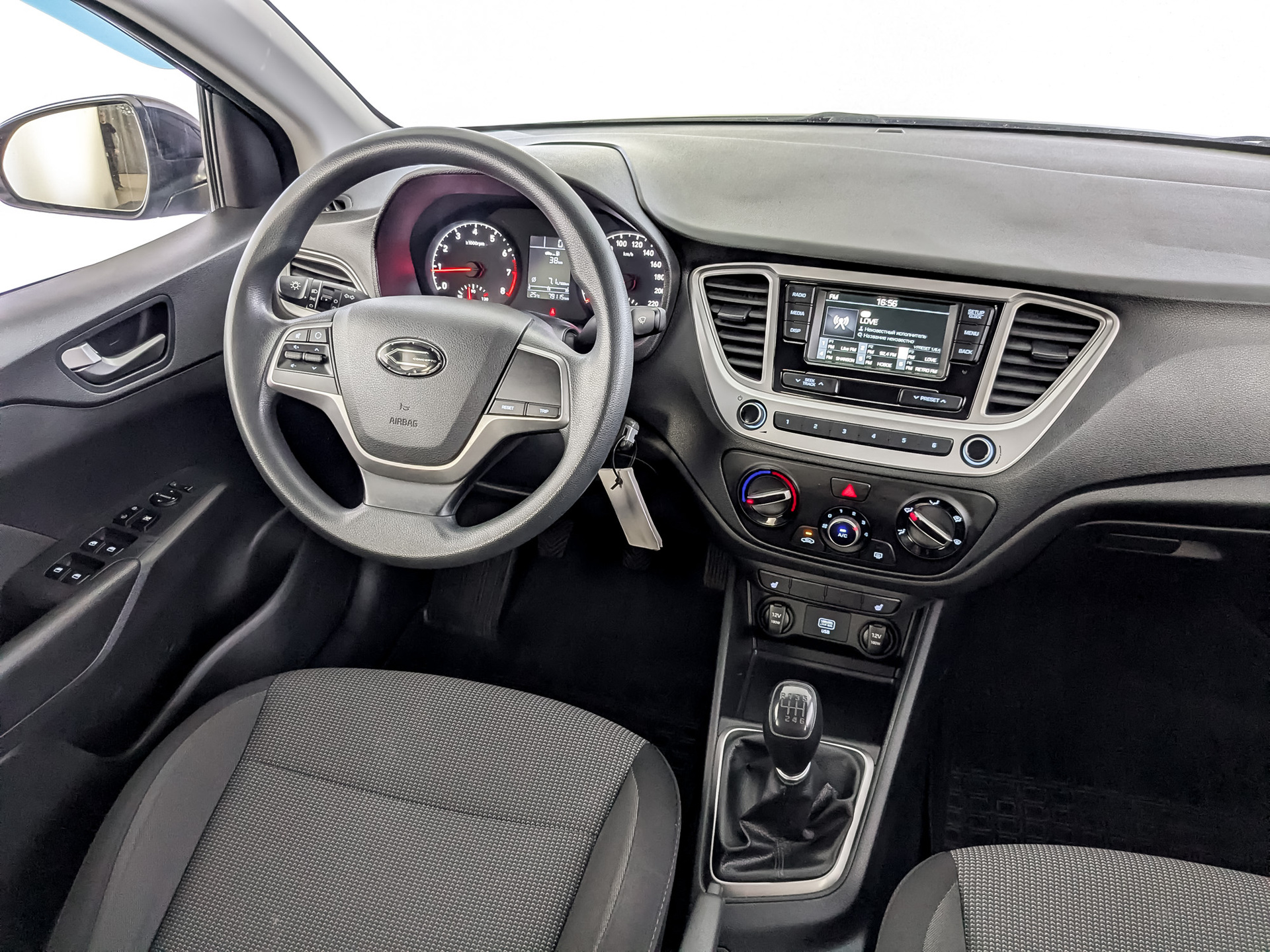 HYUNDAI Solaris 1.40 (99 л.с), механическая, 2019, пробег 79 109 км