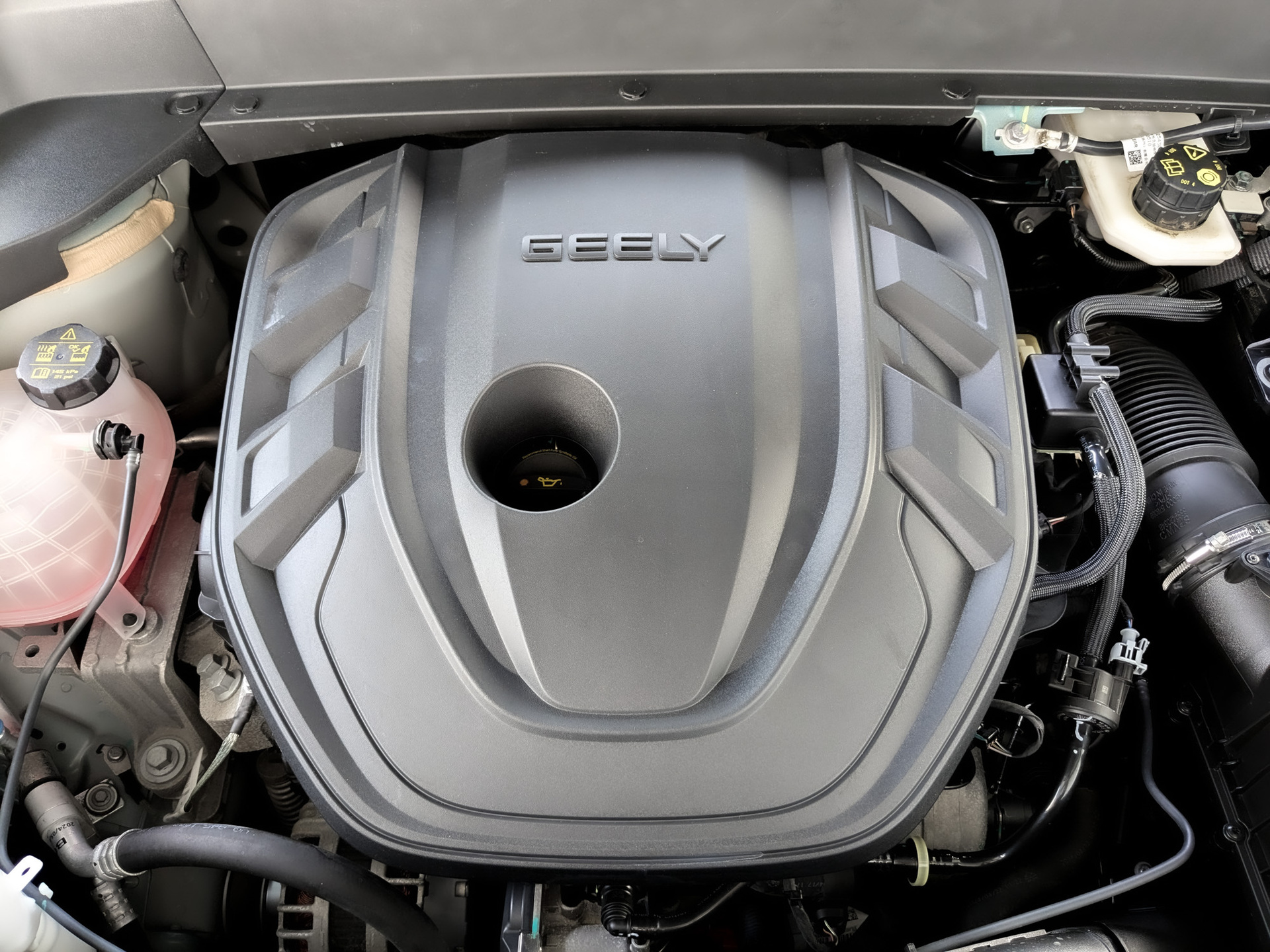 GEELY Monjaro 2.00 (238 л.с), автомат, 2024, пробег 19 997 км