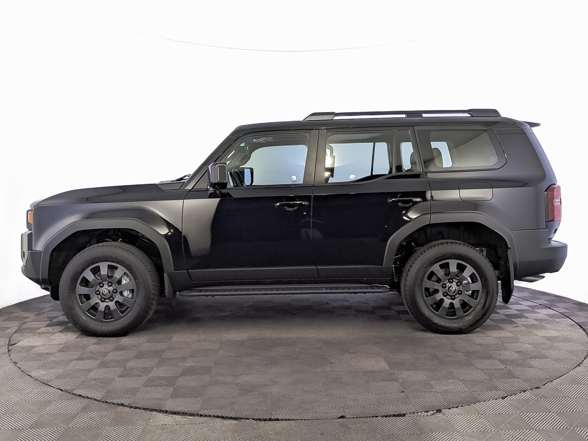 Фото Toyota LC250 Prado VX 7 мест 2.8TD/204 8AT 4WD