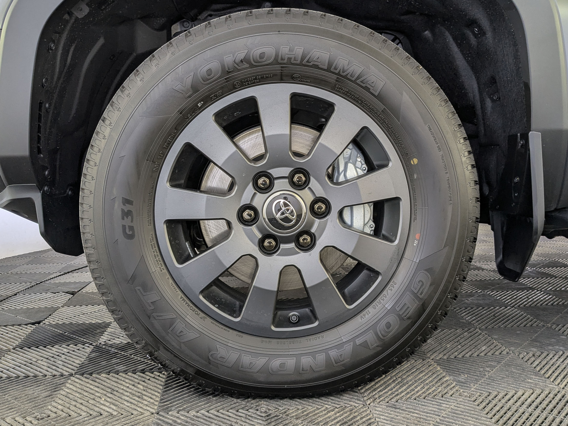 Фото Toyota LC250 Prado VX 7 мест 2.8TD/204 8AT 4WD