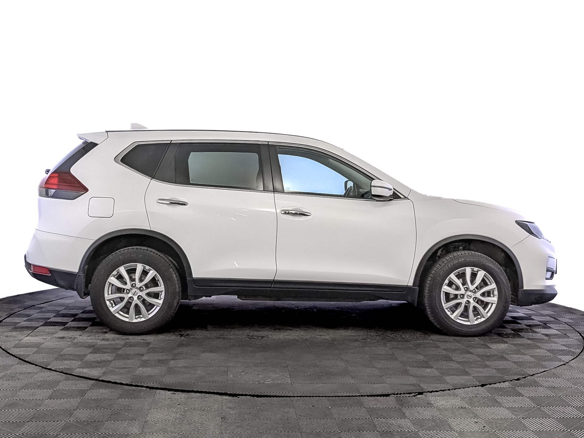 NISSAN X-Trail 2.00 (144 л.с), автомат, 2021, пробег 62 229 км