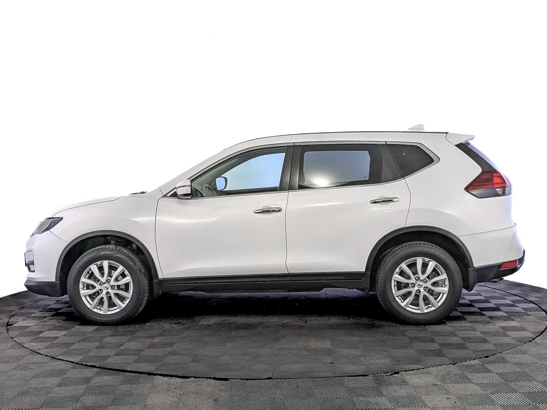 NISSAN X-Trail 2.00 (144 л.с), автомат, 2021, пробег 62 229 км