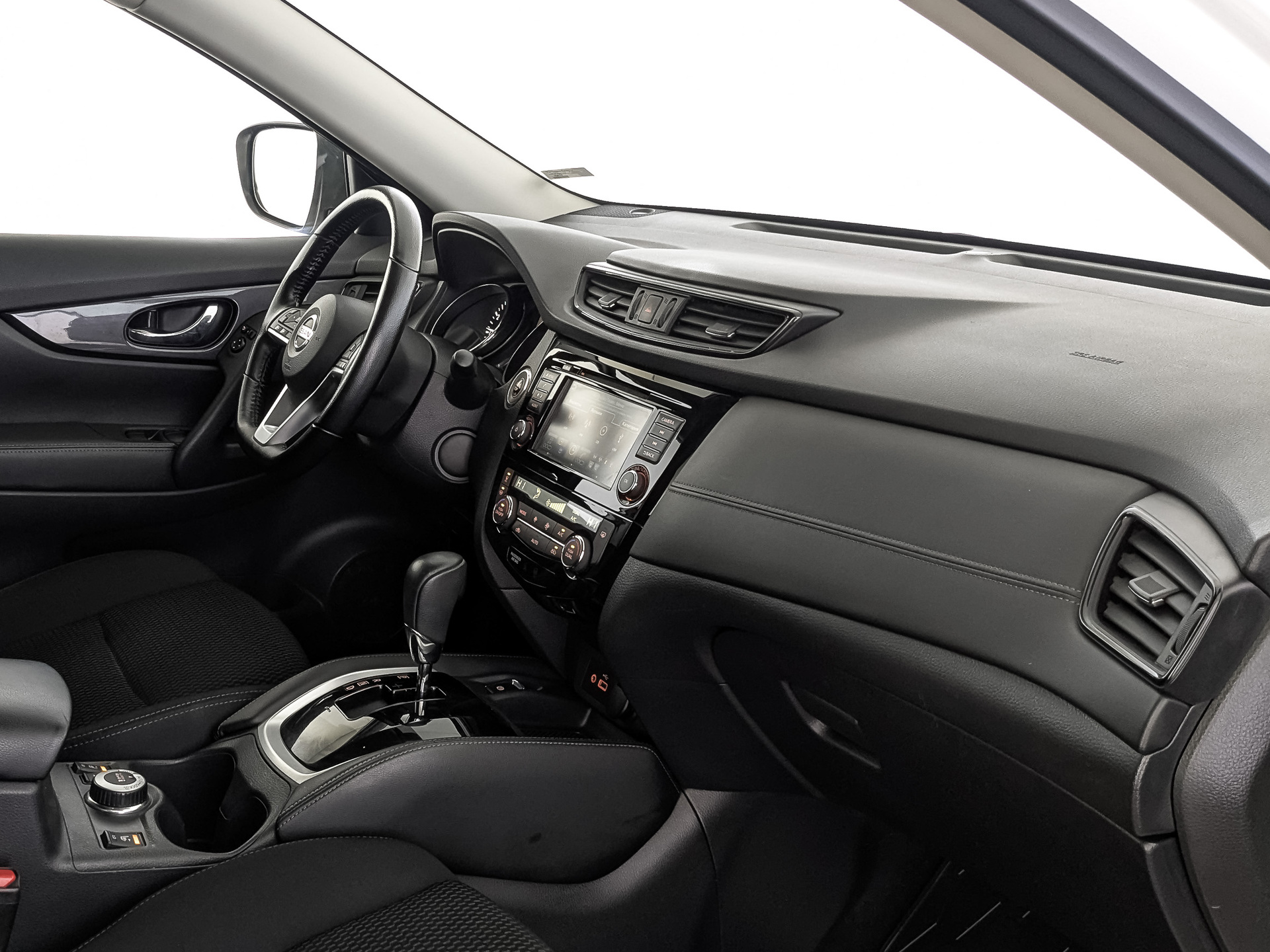 NISSAN X-Trail 2.00 (144 л.с), автомат, 2021, пробег 62 229 км