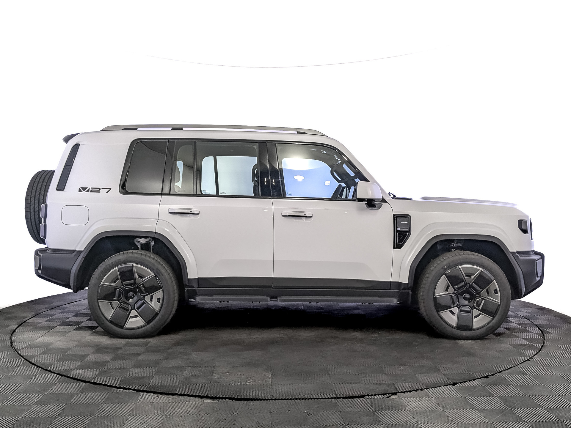 Фото Esteo V27 Премиум 1.5ELH/152 34,3кВт 4WD