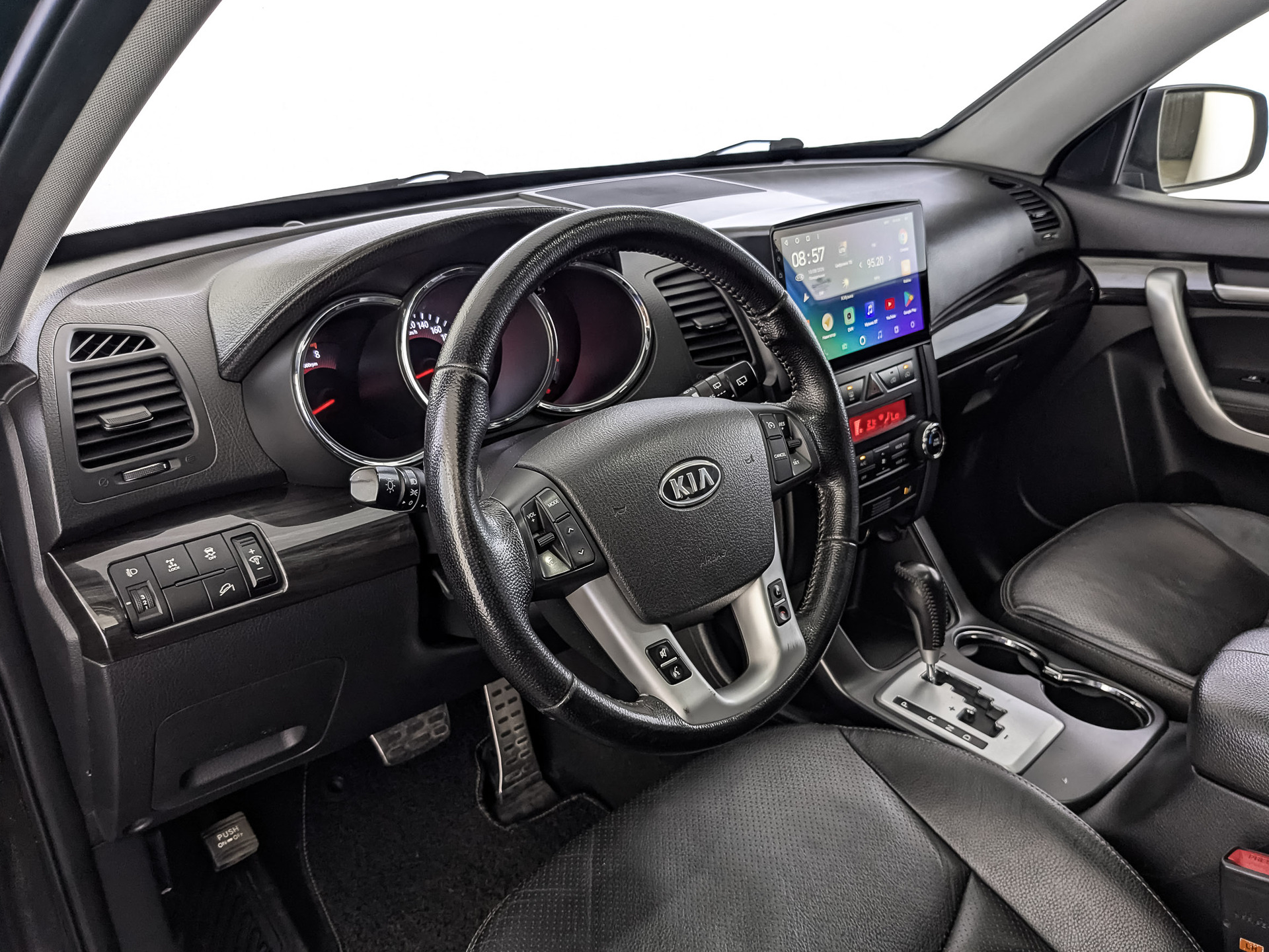 KIA Sorento 2.40 (175 л.с), автомат, 2011, пробег 181 109 км