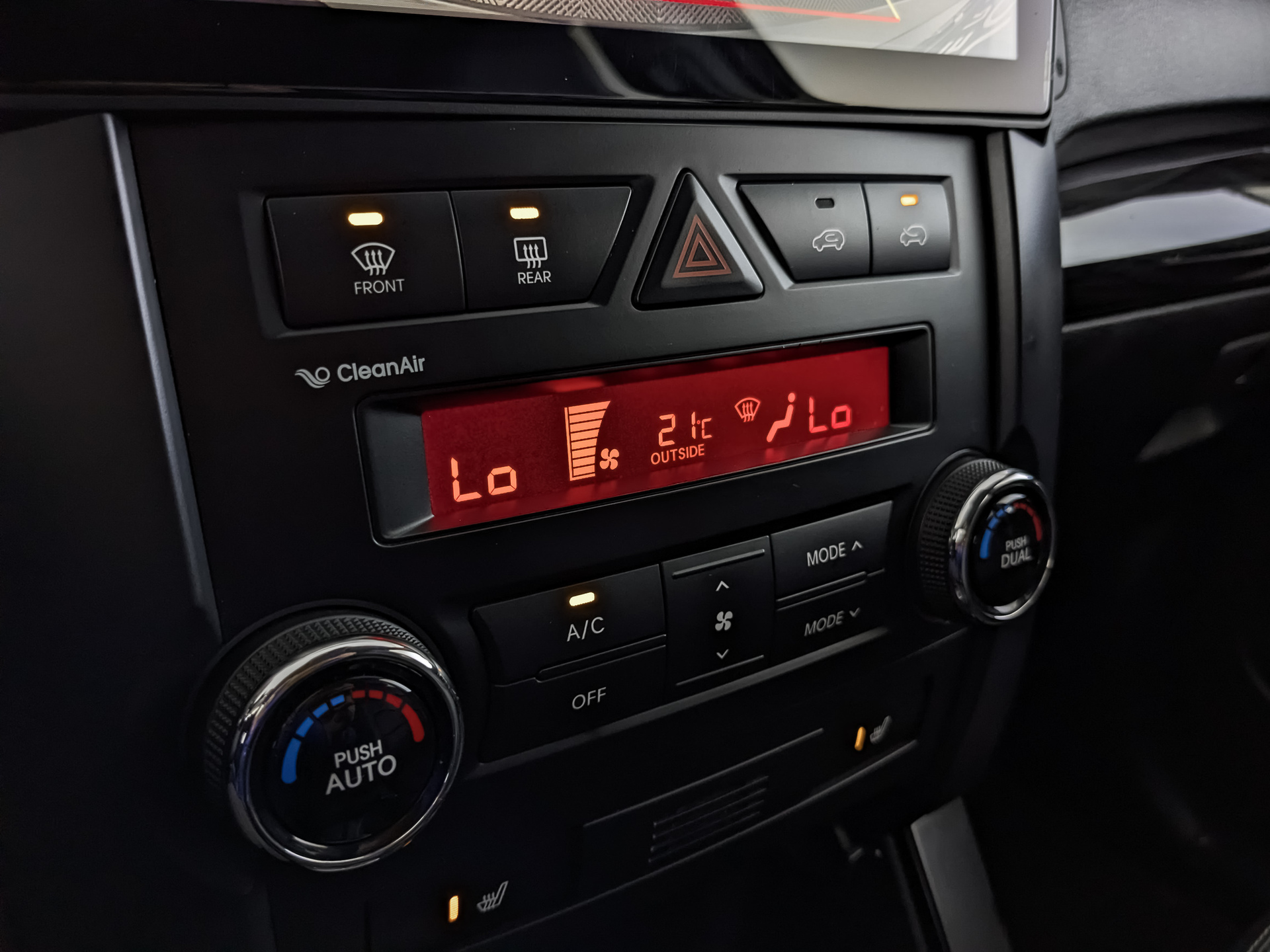 KIA Sorento 2.40 (175 л.с), автомат, 2011, пробег 181 109 км