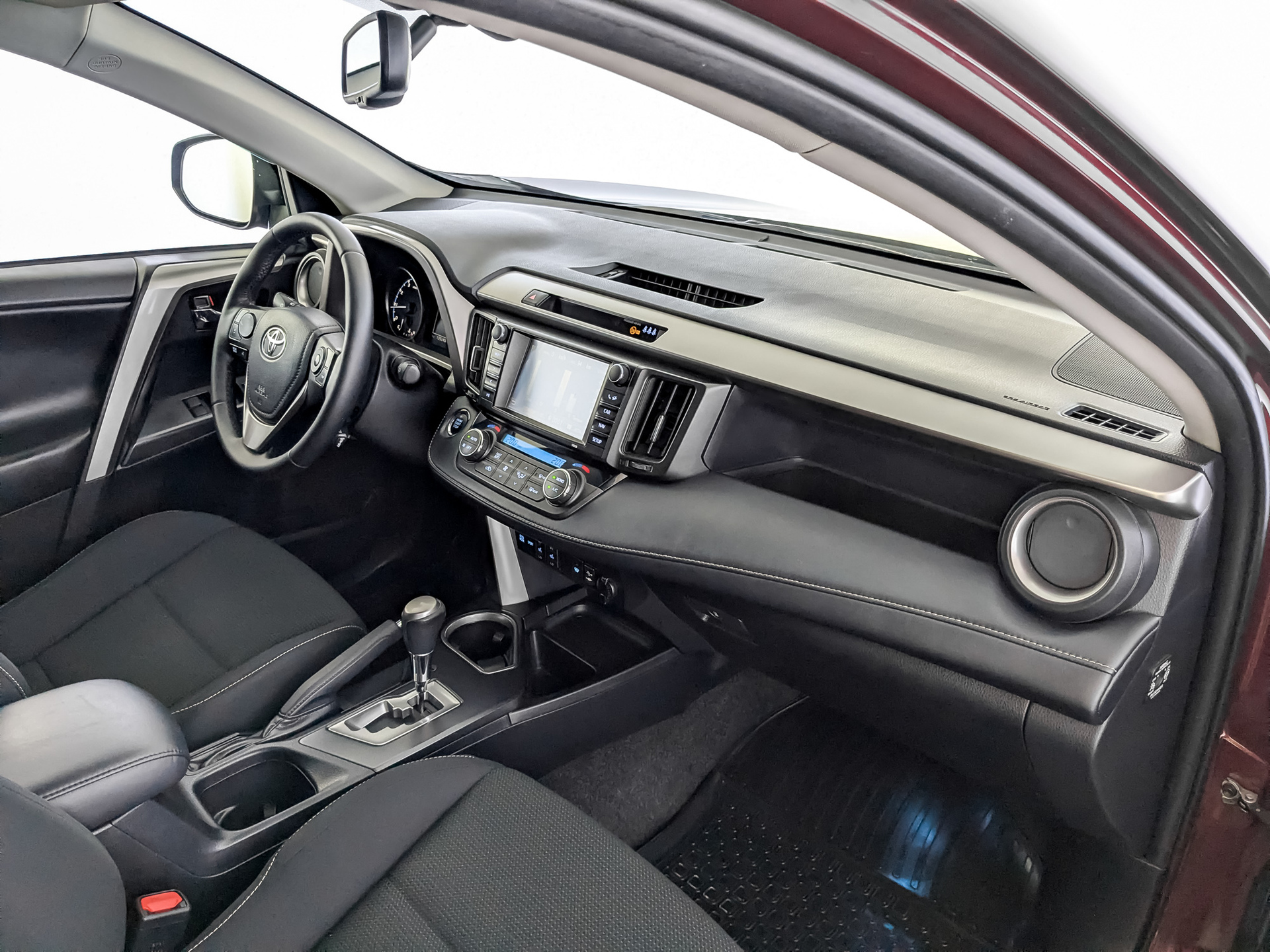 TOYOTA Rav-4 2.00 (146 л.с), автомат, 2019, пробег 139 234 км