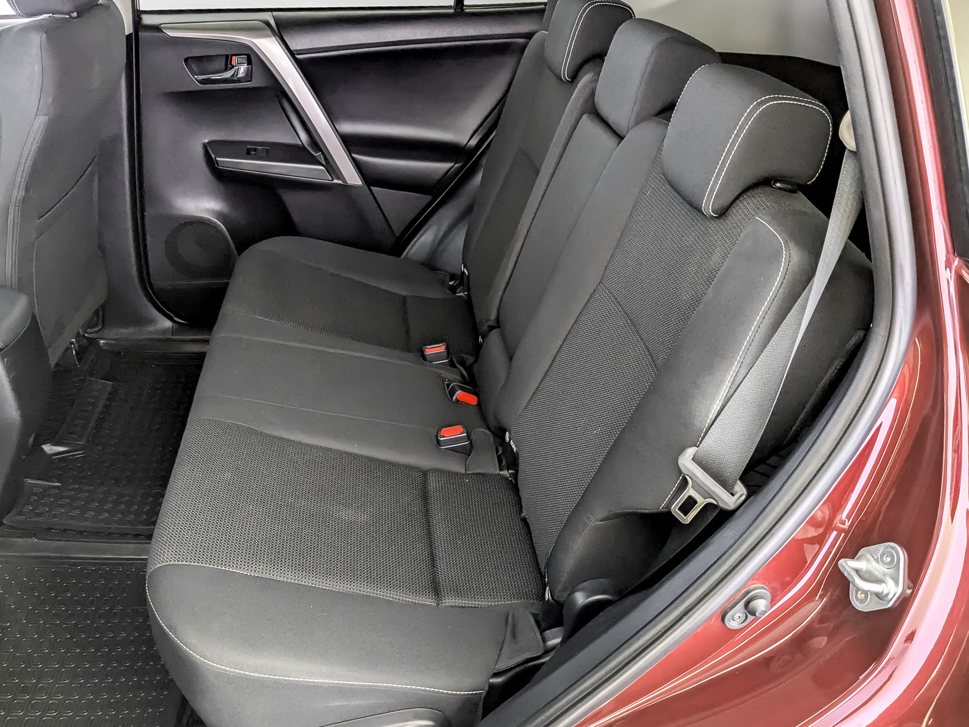 TOYOTA Rav-4 2.00 (146 л.с), автомат, 2019, пробег 139 234 км