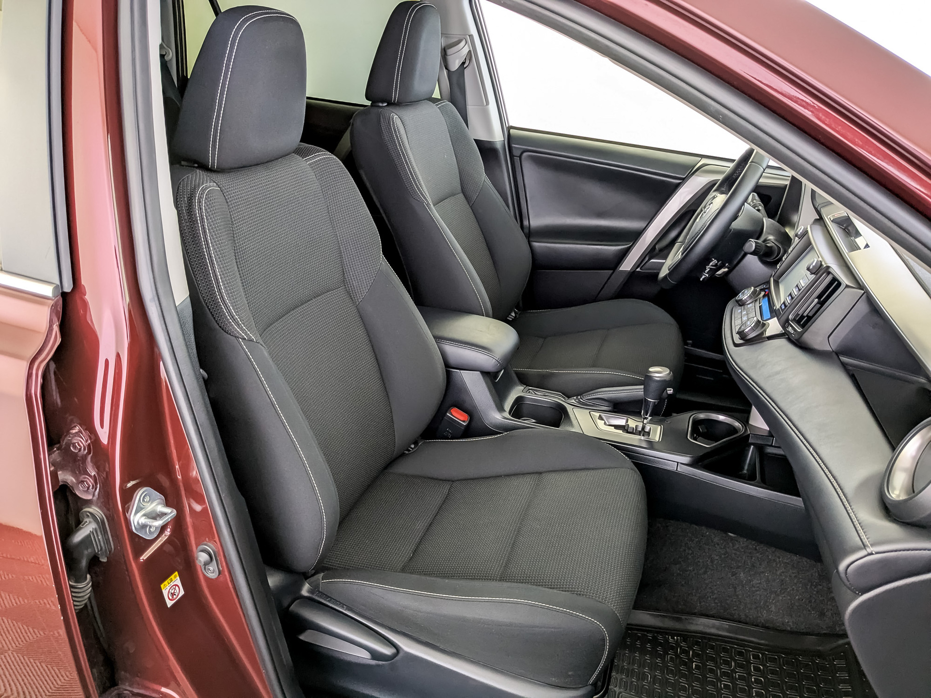TOYOTA Rav-4 2.00 (146 л.с), автомат, 2019, пробег 139 234 км