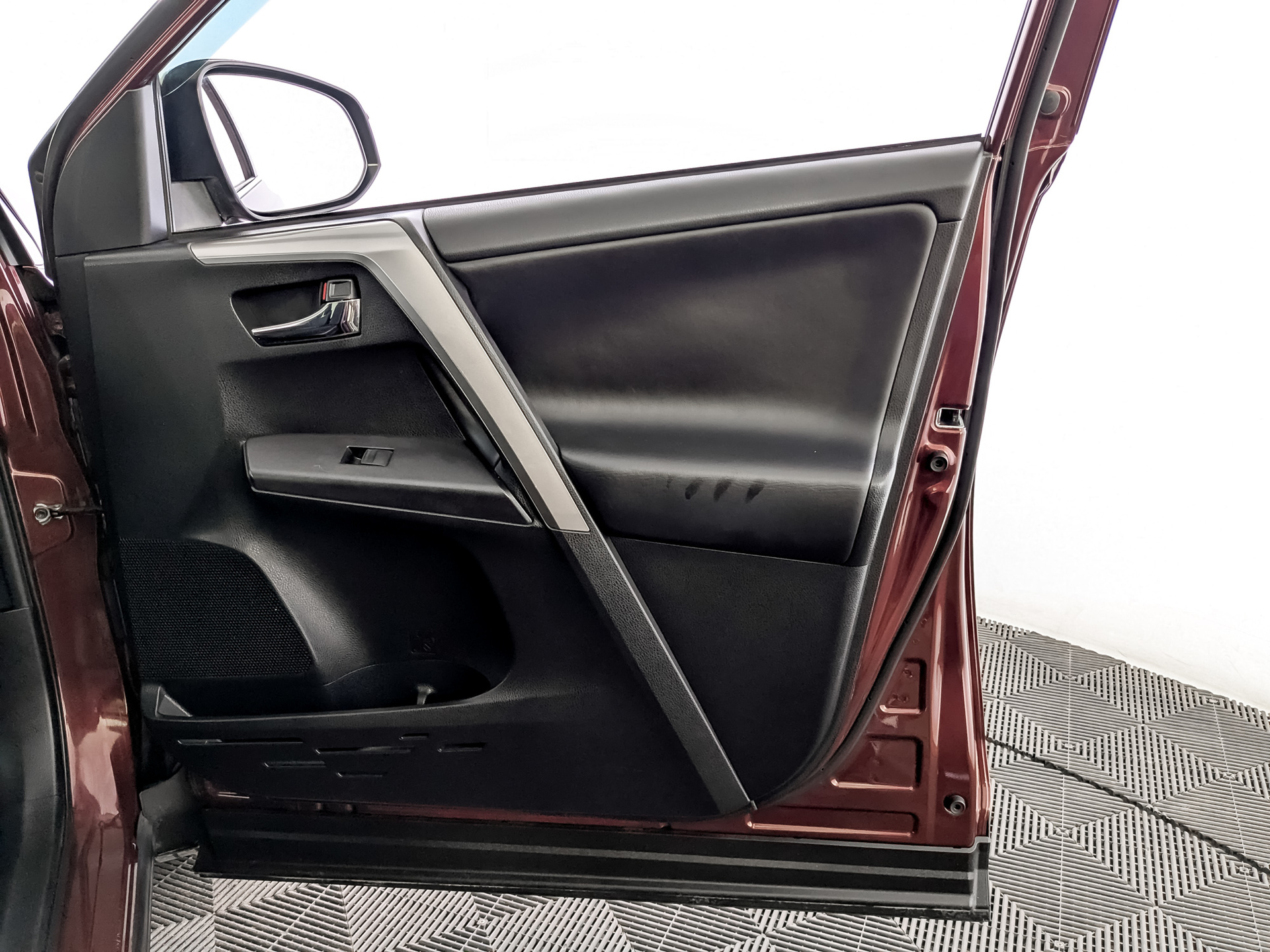 TOYOTA Rav-4 2.00 (146 л.с), автомат, 2019, пробег 139 234 км