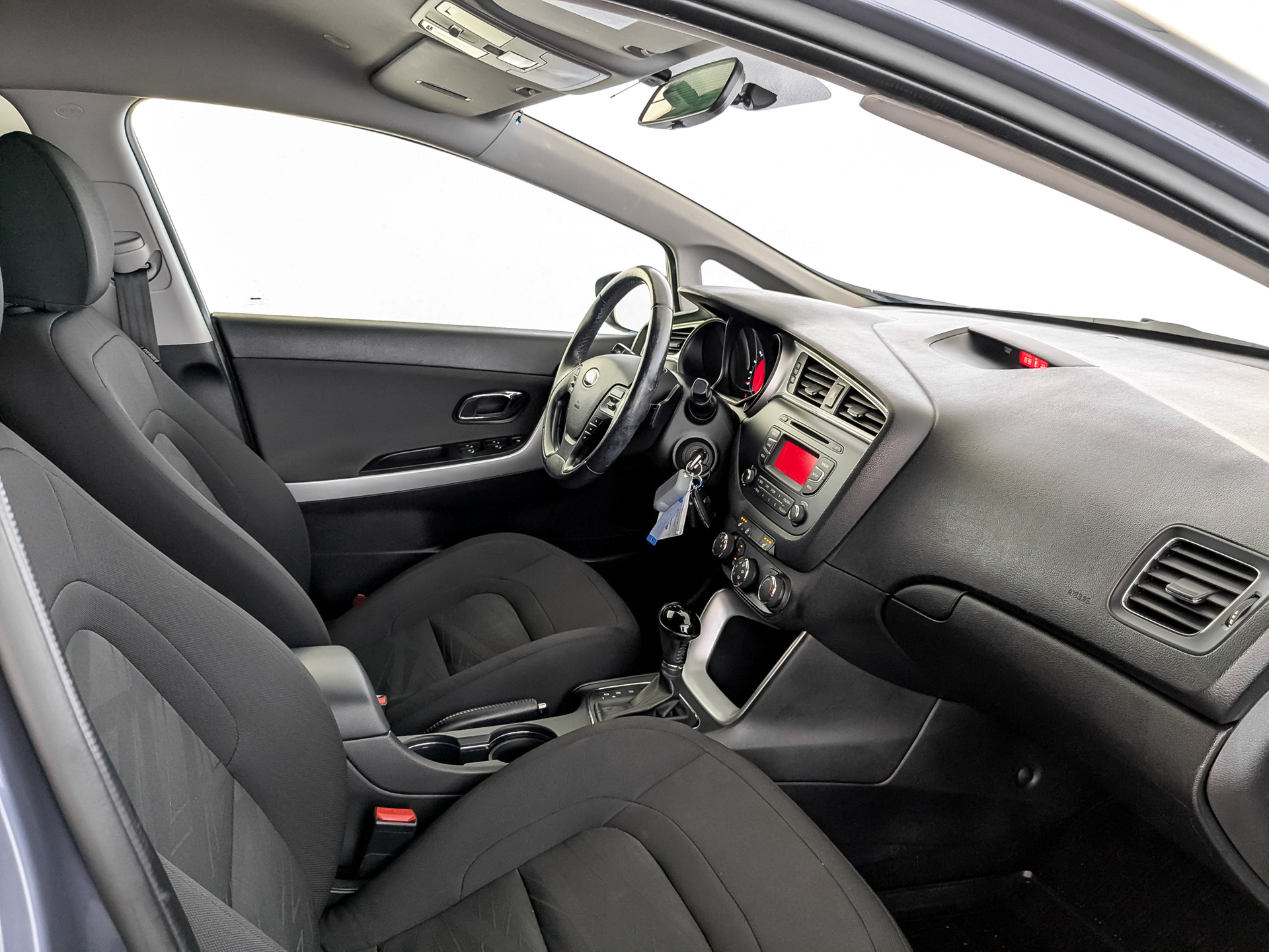 KIA Ceed 1.60 (130 л.с), автомат, 2017, пробег 143 061 км