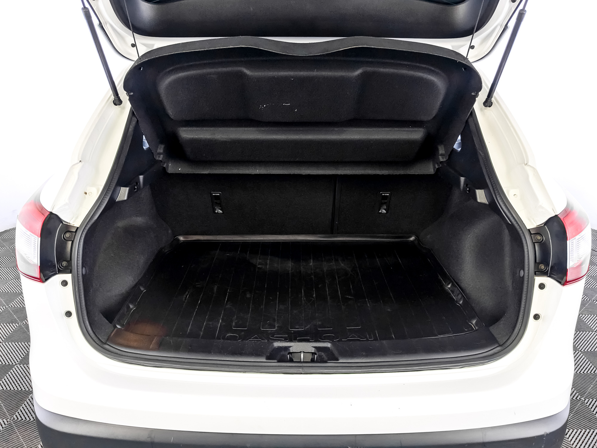 NISSAN Qashqai 1.20 (115 л.с), автомат, 2018, пробег 125 266 км