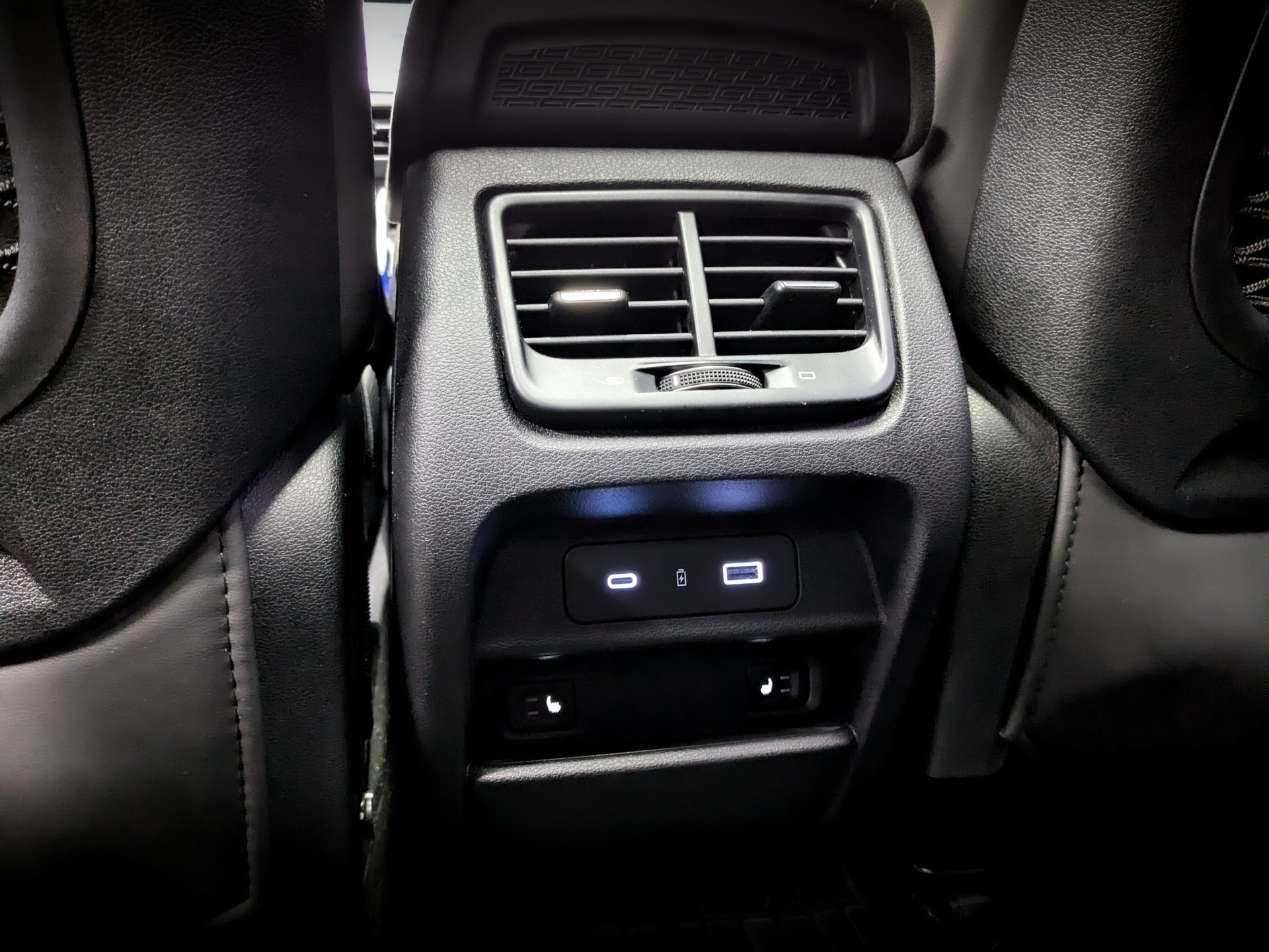 GEELY Tugella 2.00 (199 л.с), автомат, 2023, пробег 106 073 км