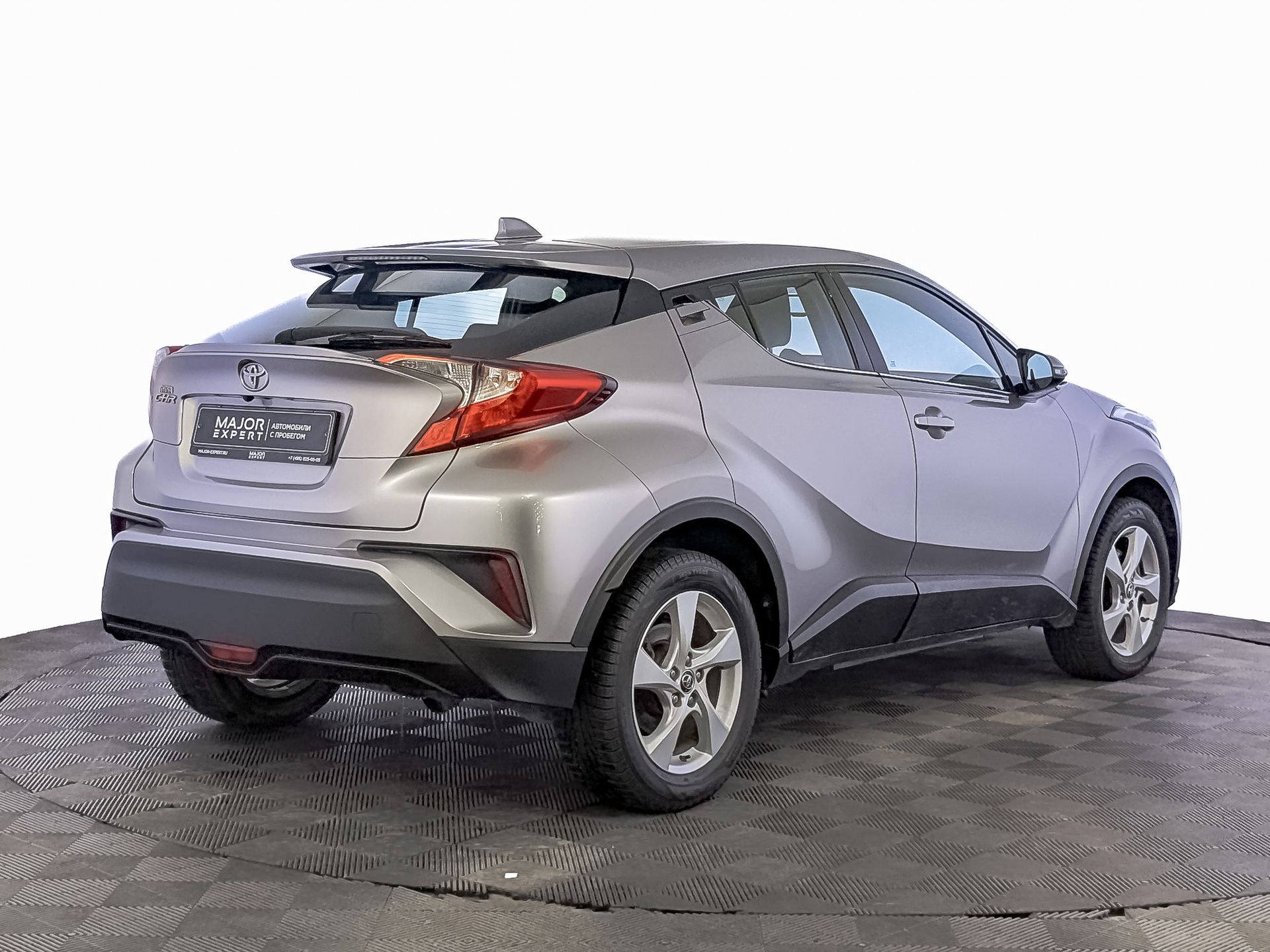 TOYOTA C-HR 2.00 (148 л.с), автомат, 2018, пробег 156 834 км