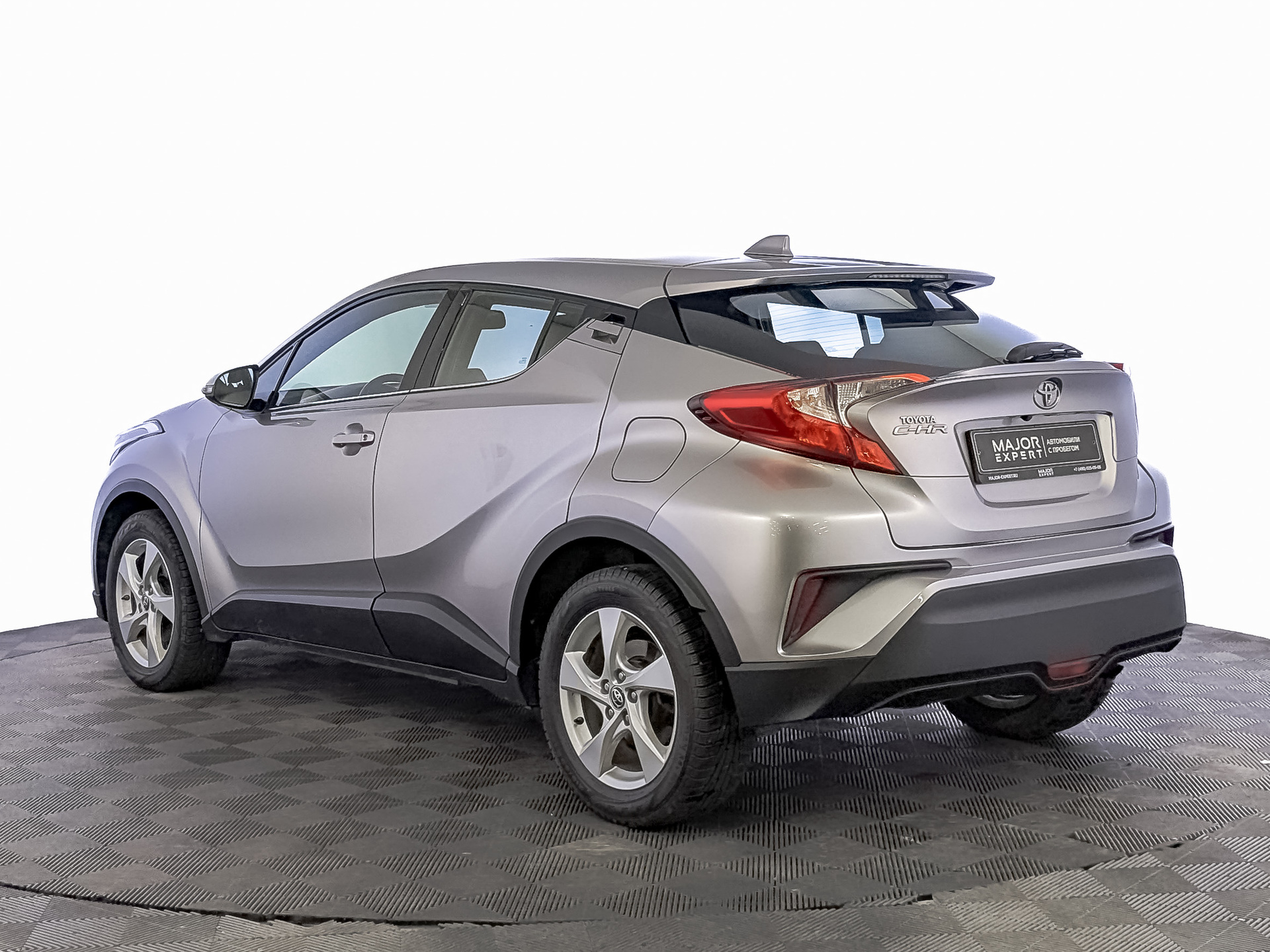 TOYOTA C-HR 2.00 (148 л.с), автомат, 2018, пробег 156 834 км