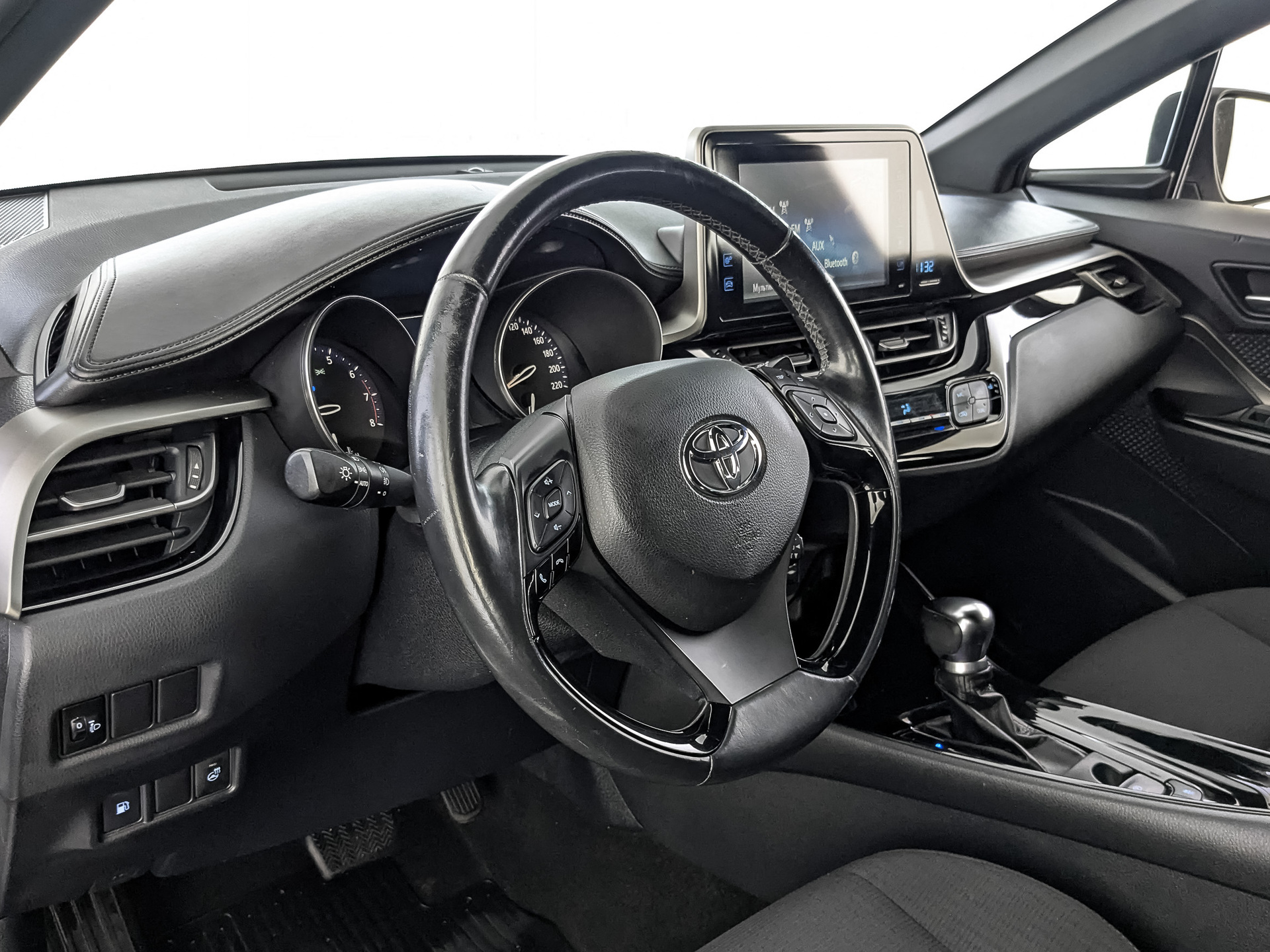 TOYOTA C-HR 2.00 (148 л.с), автомат, 2018, пробег 156 834 км