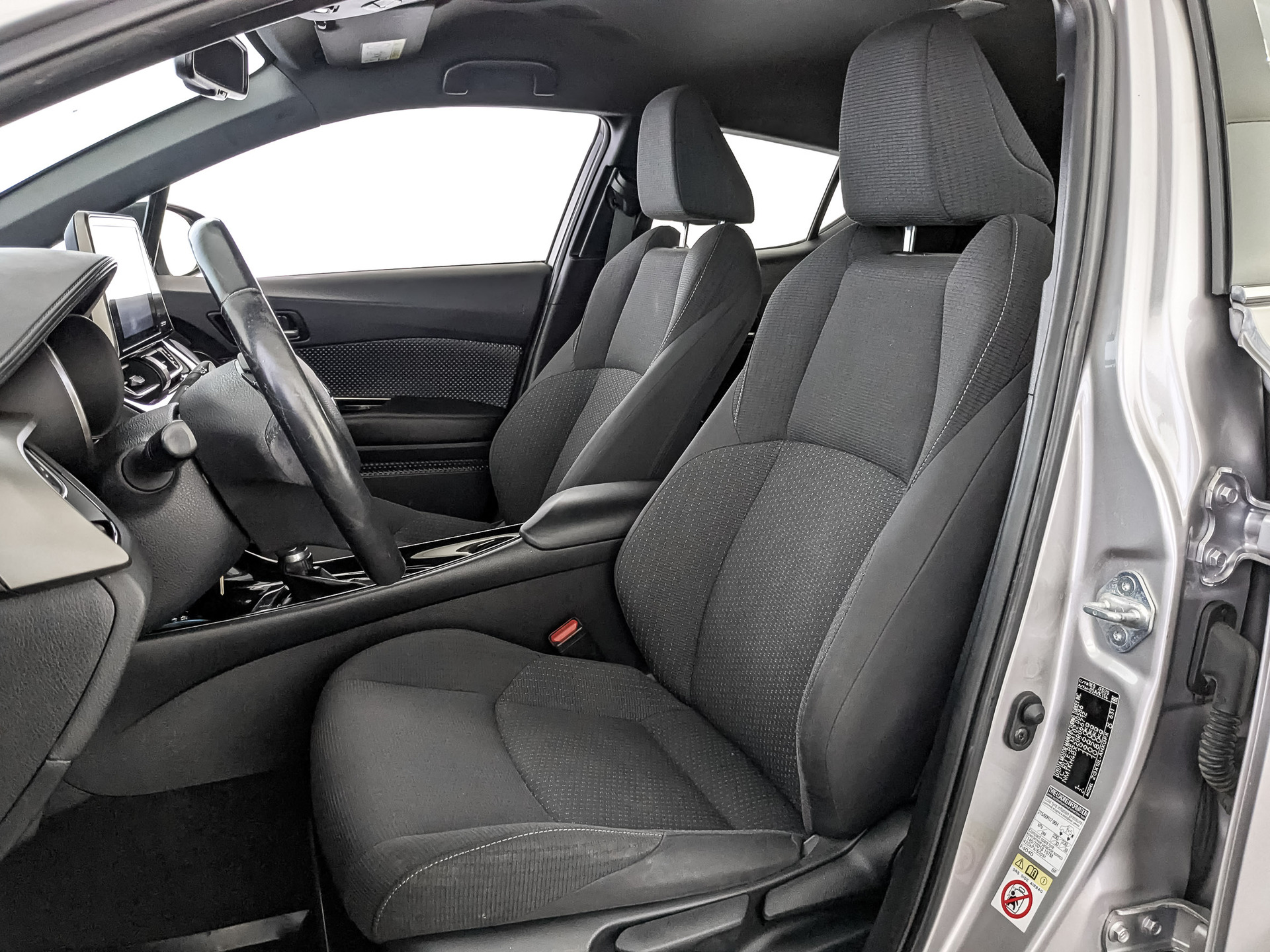 TOYOTA C-HR 2.00 (148 л.с), автомат, 2018, пробег 156 834 км