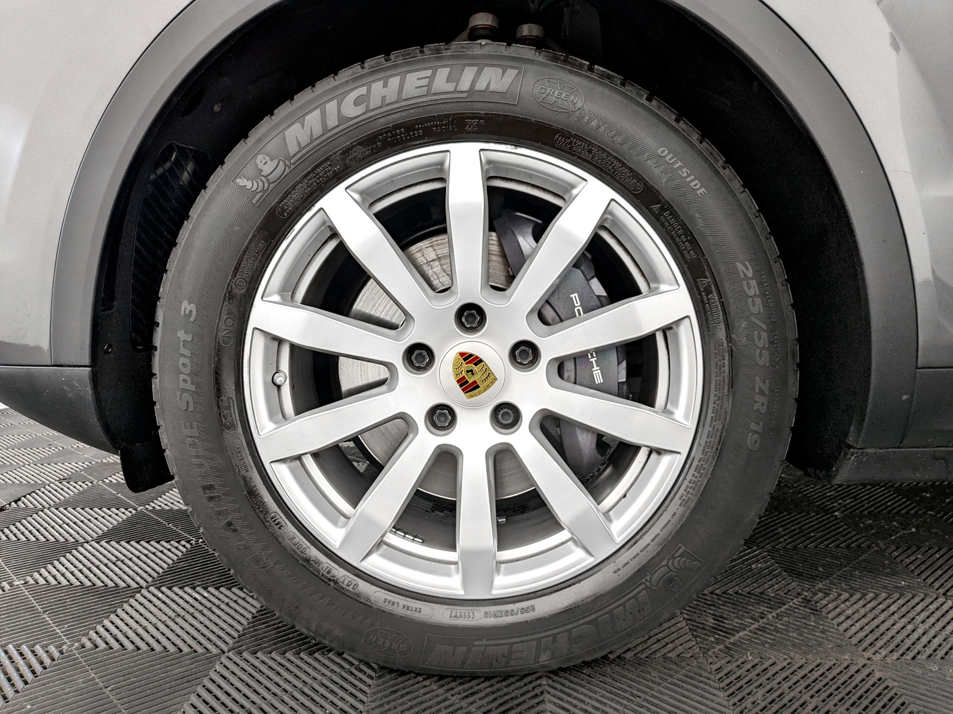 PORSCHE Cayenne 3.00 (340 л.с), автомат, 2019, пробег 33 300 км