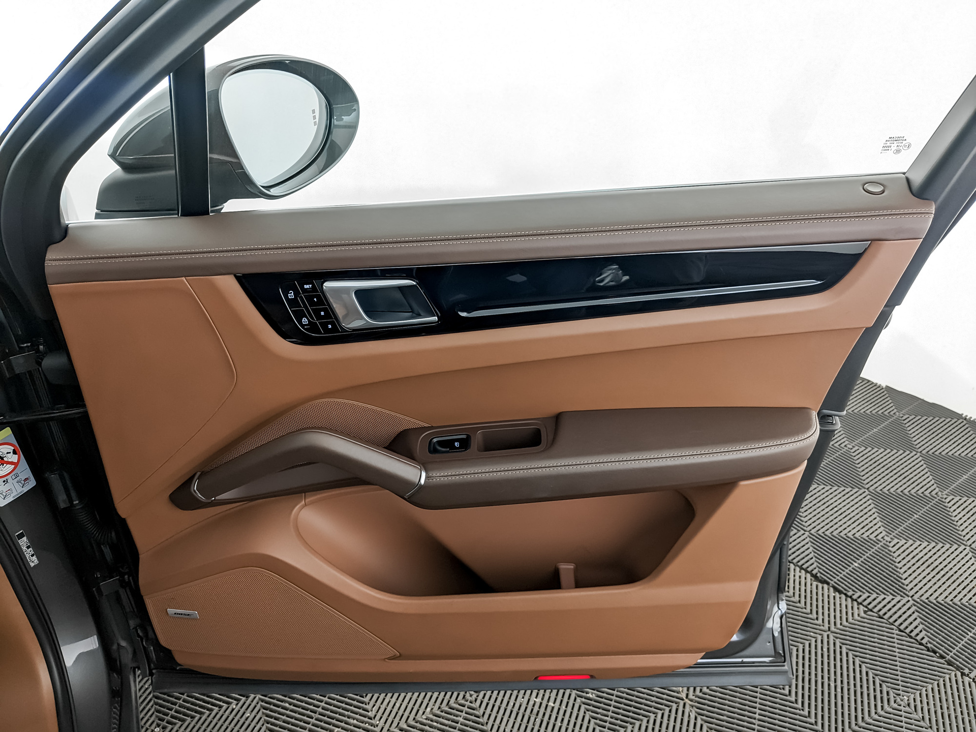 PORSCHE Cayenne 3.00 (340 л.с), автомат, 2019, пробег 33 300 км