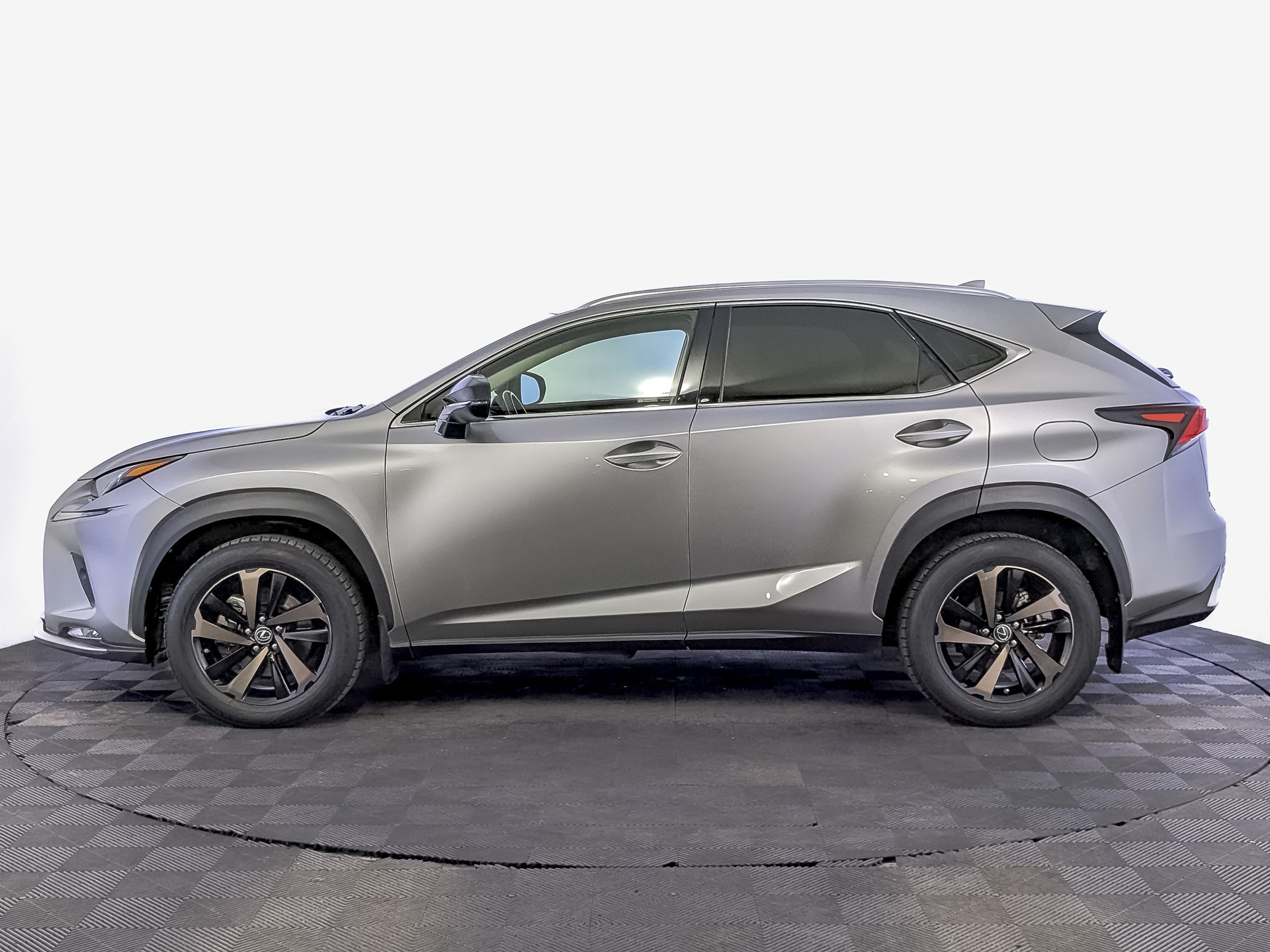 LEXUS NX 2.00 (150 л.с), автомат, 2021, пробег 44 045 км