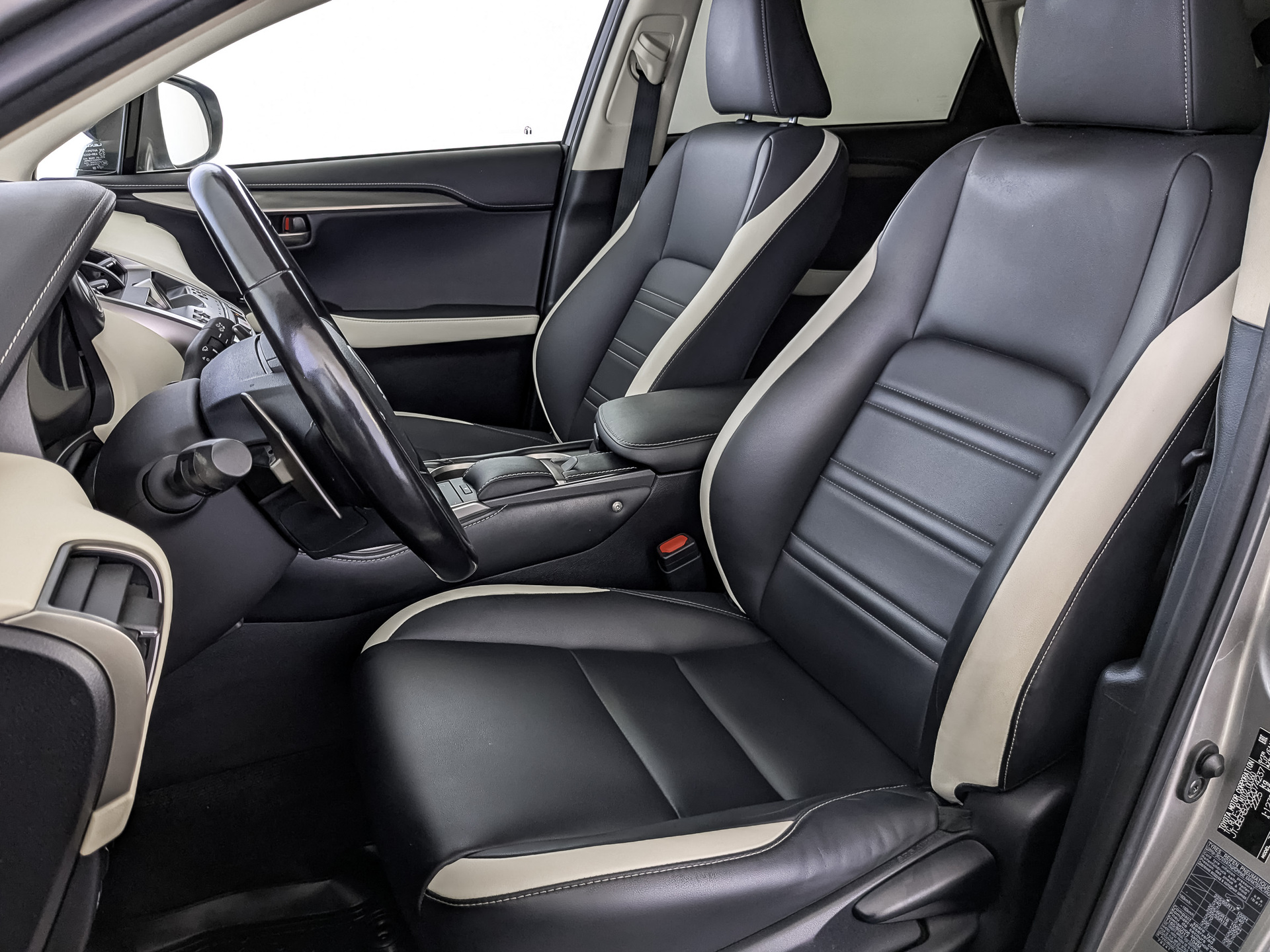 LEXUS NX 2.00 (150 л.с), автомат, 2021, пробег 44 045 км