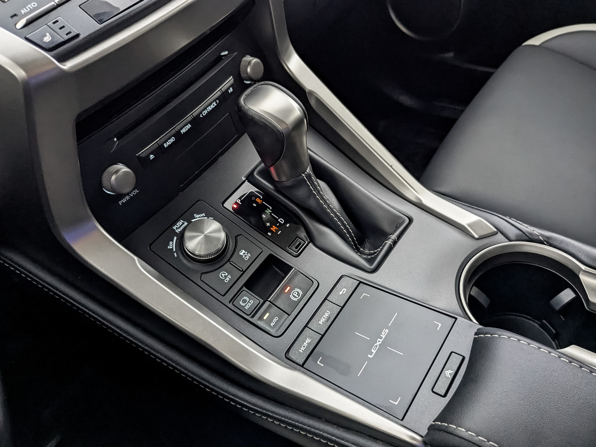 LEXUS NX 2.00 (150 л.с), автомат, 2021, пробег 44 045 км