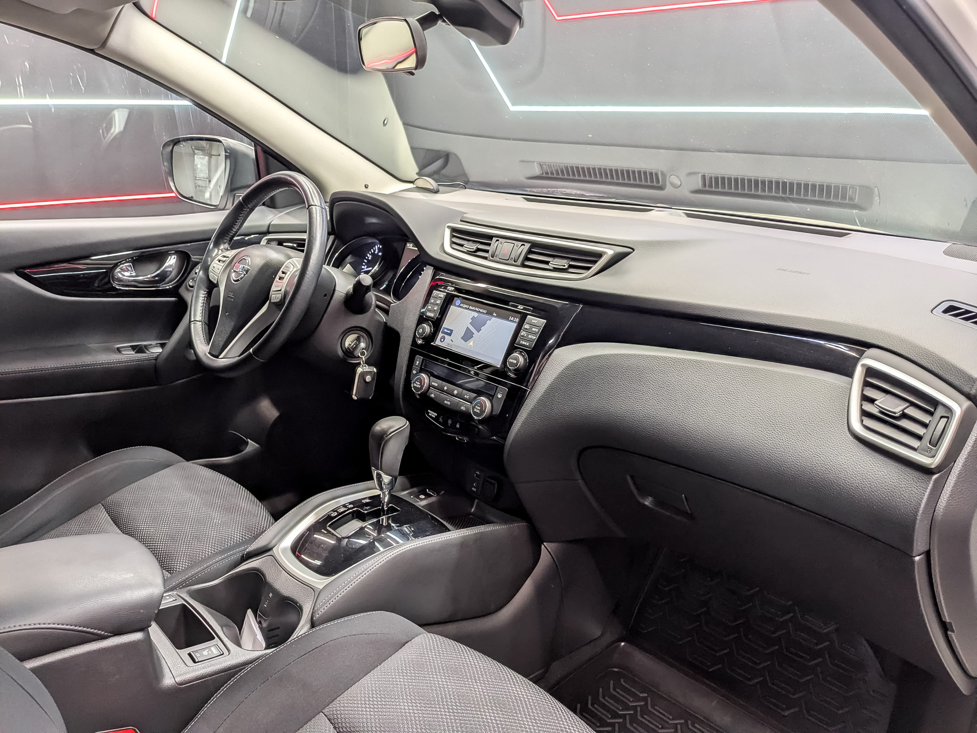 NISSAN Qashqai 2.00 (144 л.с), автомат, 2017, пробег 64 996 км