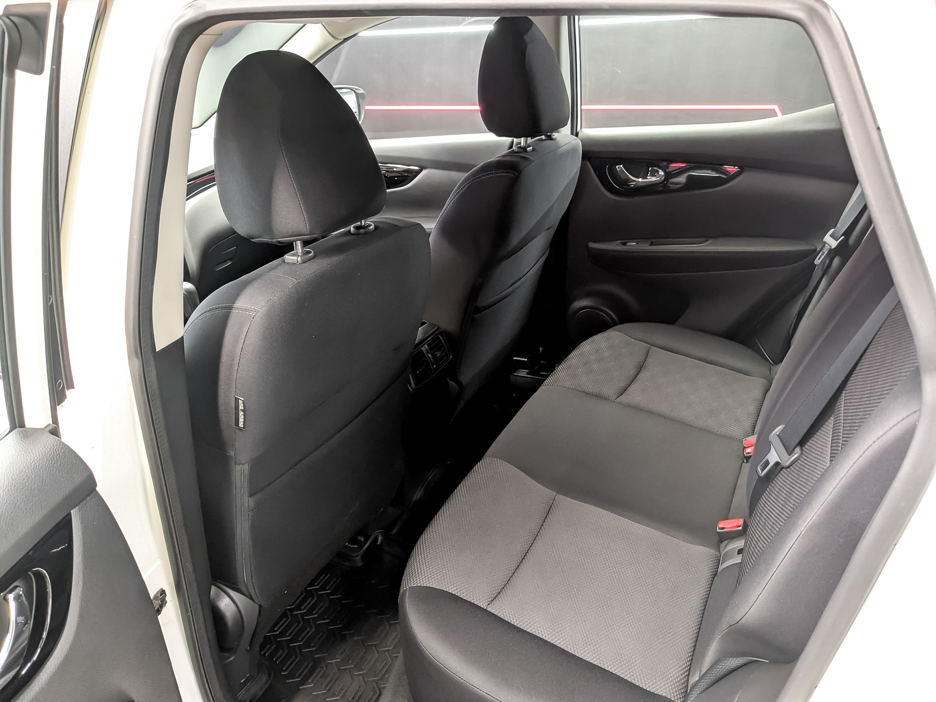 NISSAN Qashqai 2.00 (144 л.с), автомат, 2017, пробег 64 996 км