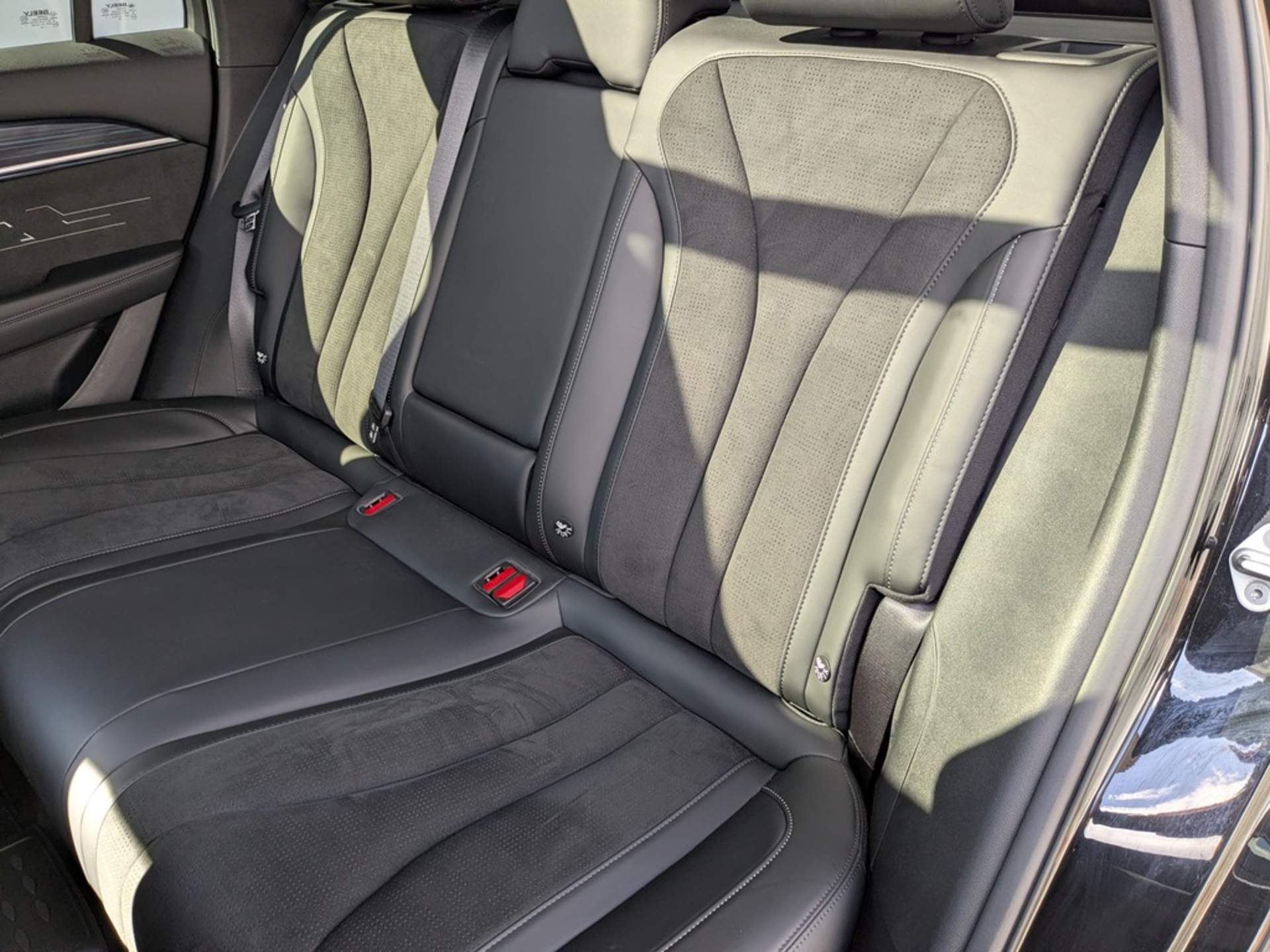 GEELY Monjaro 2.00 (238 л.с), автомат, 2025, пробег 14 663 км