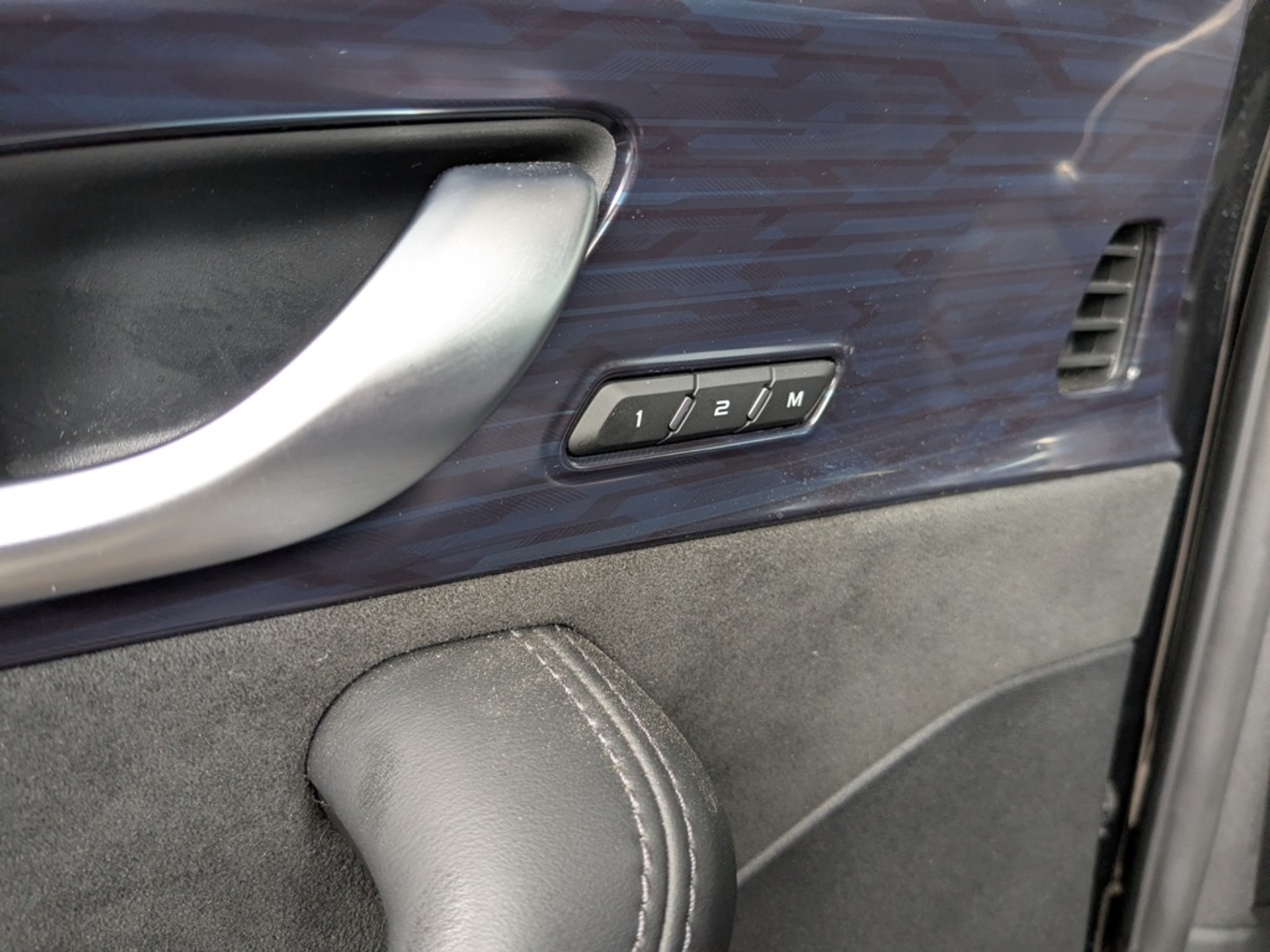 GEELY Monjaro 2.00 (238 л.с), автомат, 2025, пробег 14 663 км